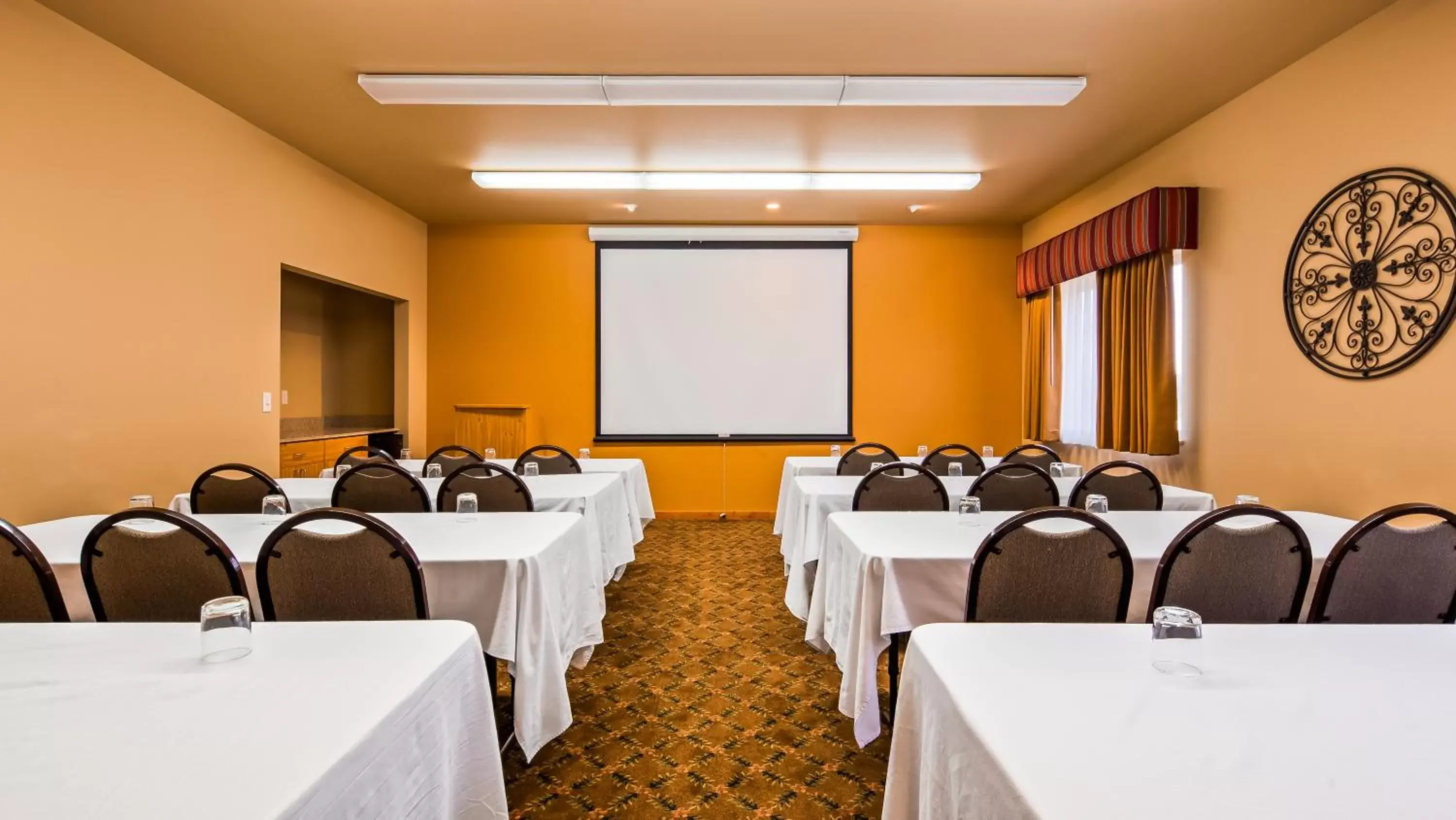 Meeting/conference room in BEST WESTERN PLUS Hartford Lodge
