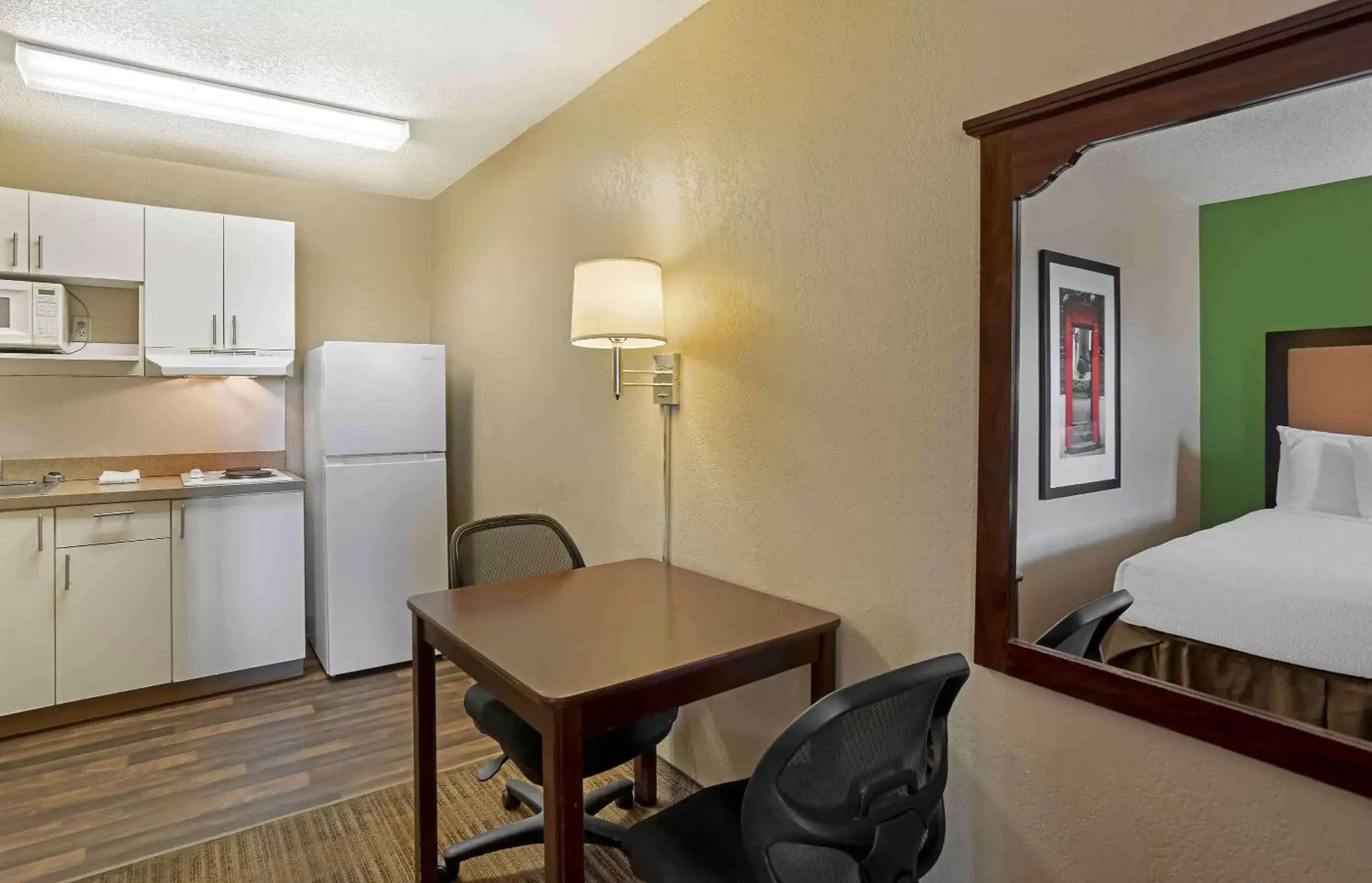 Bedroom, Dining Area in Extended Stay America Suites - Nashville - Brentwood - South