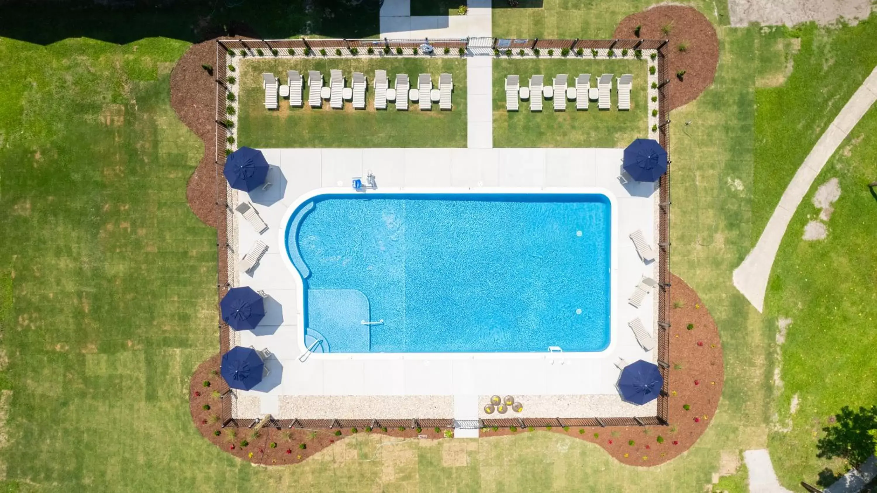 Swimming pool, Pool View in Hotel Manteo