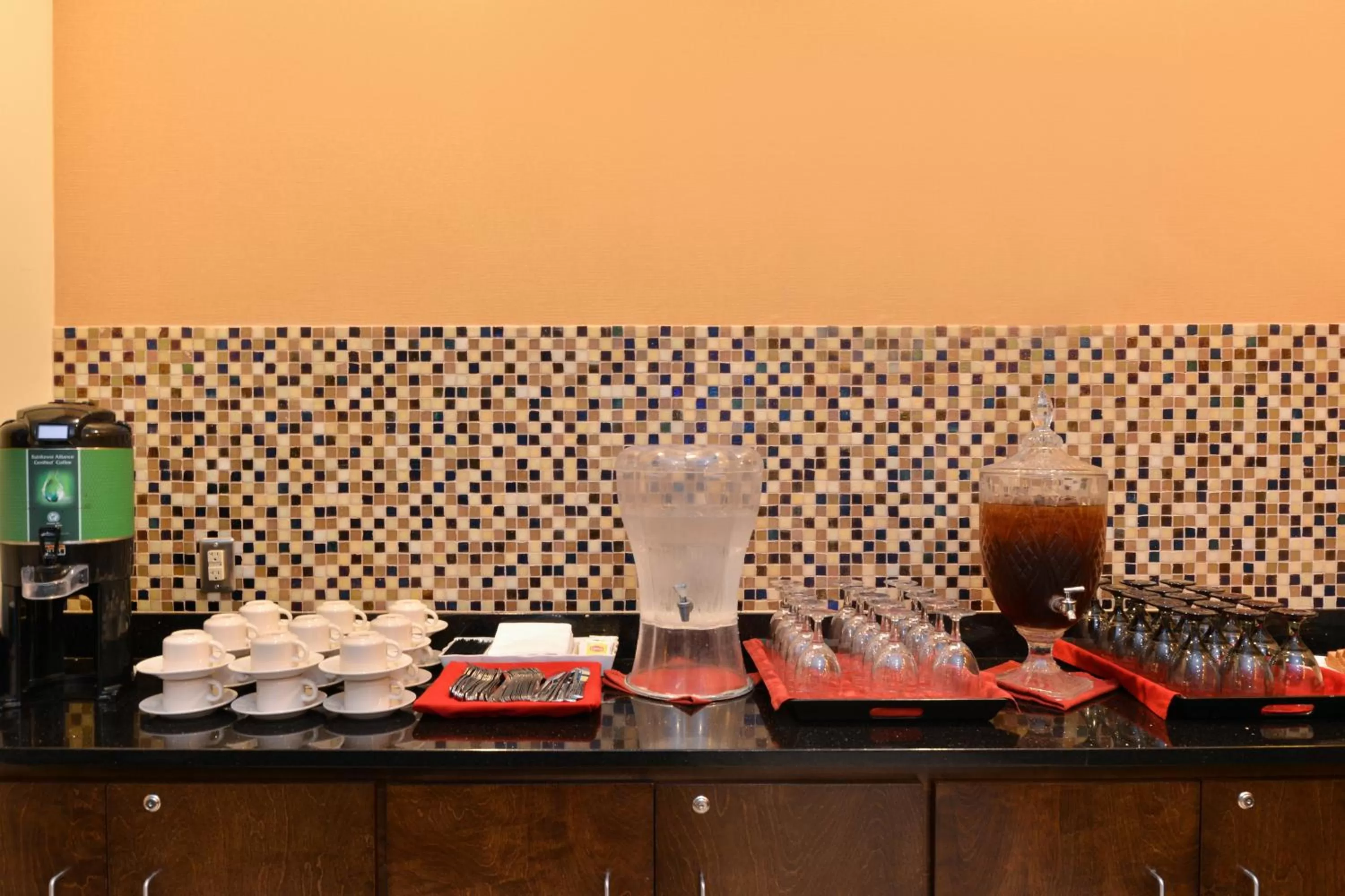 Restaurant/places to eat in Holiday Inn Montgomery South Airport by IHG