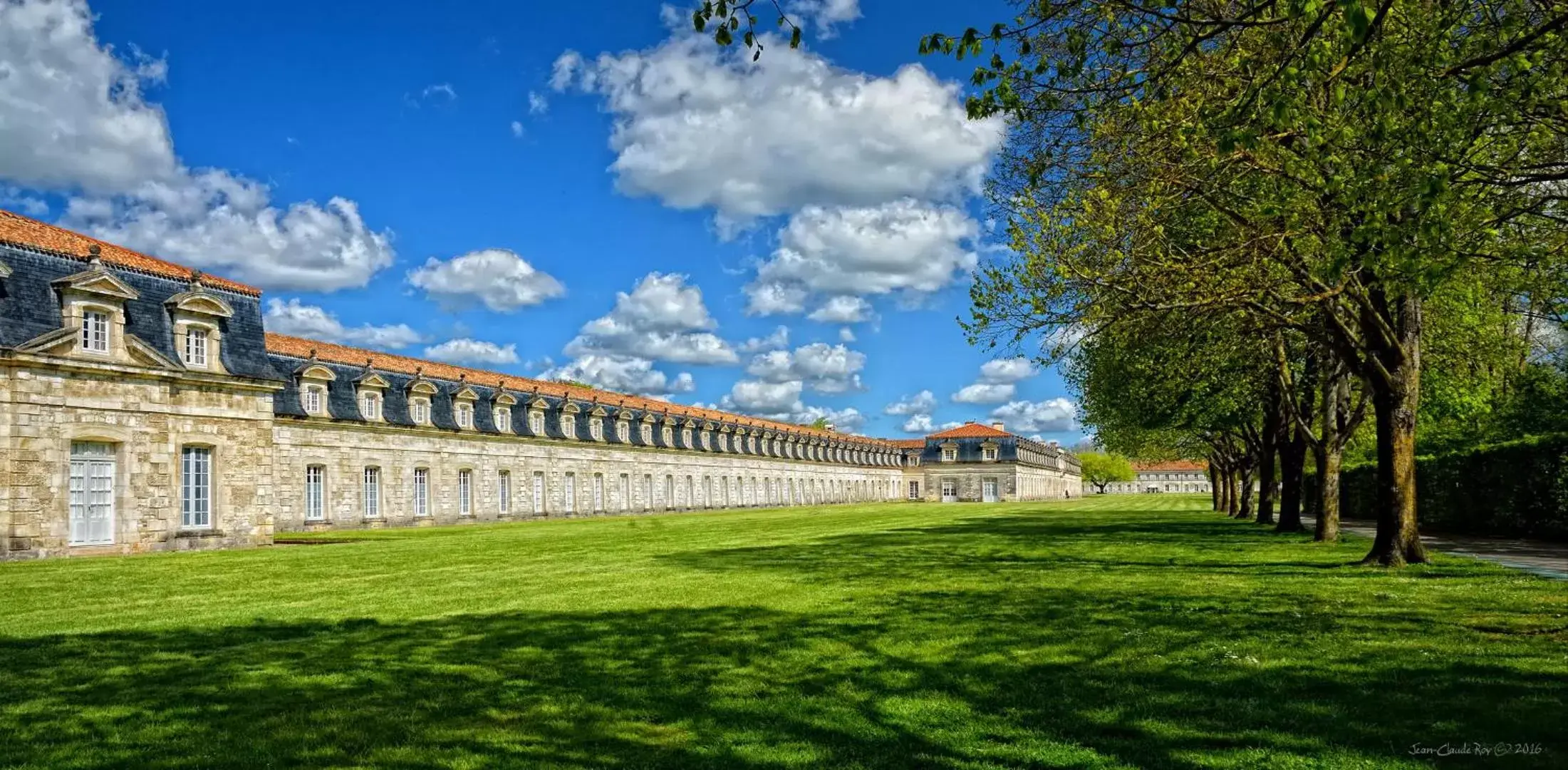 Nearby landmark, Property Building in Hôtel Mercure Rochefort La Corderie Royale