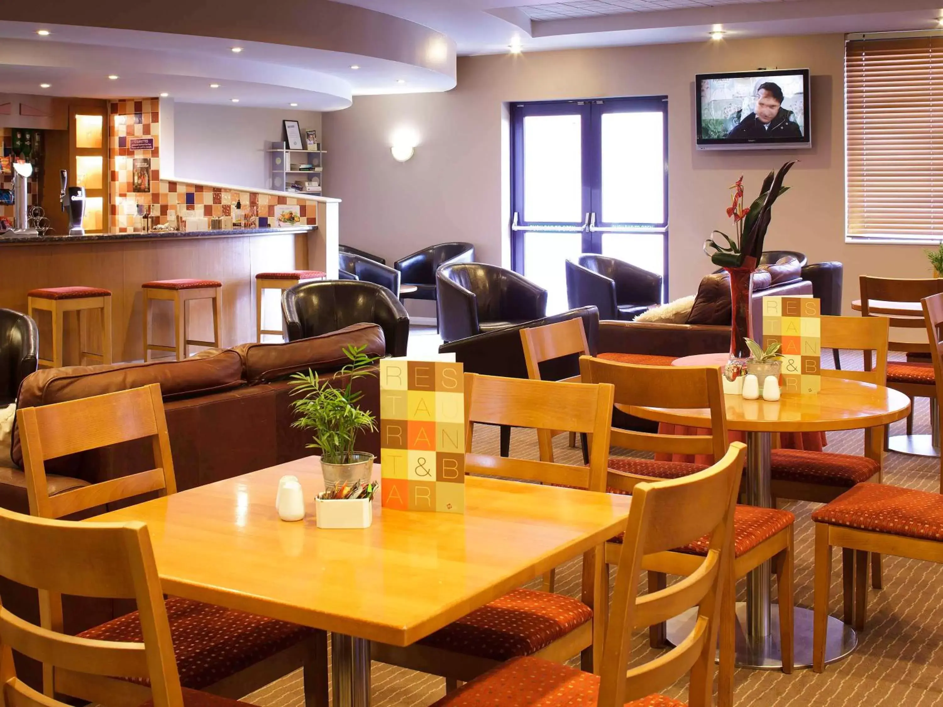 Restaurant/places to eat in ibis Chesterfield Centre – Market Town Restaurant/places to eat in ibis Chesterfield Centre – Market Town