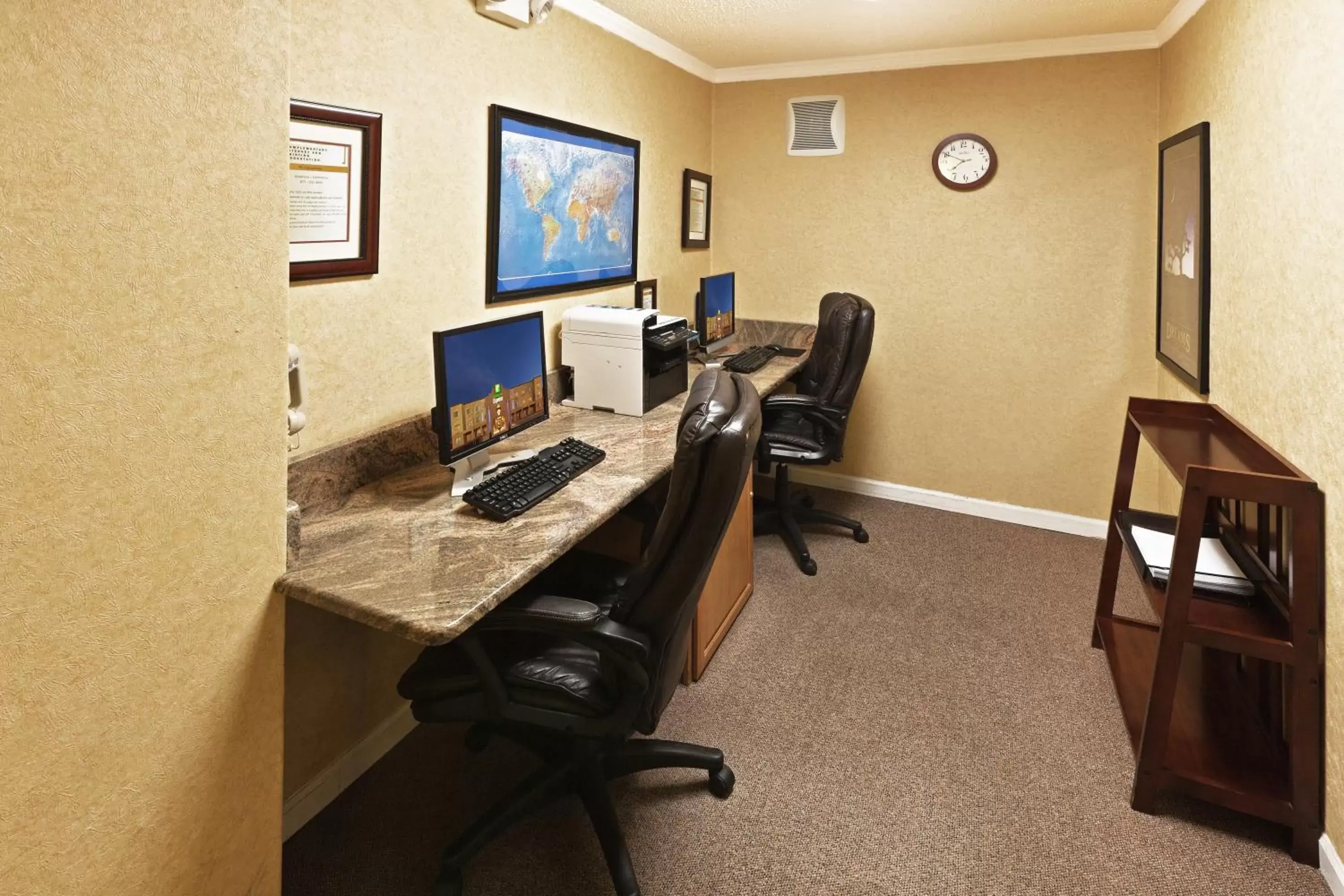 Business Area/Conference Room in Ramada by Wyndham Santa Fe