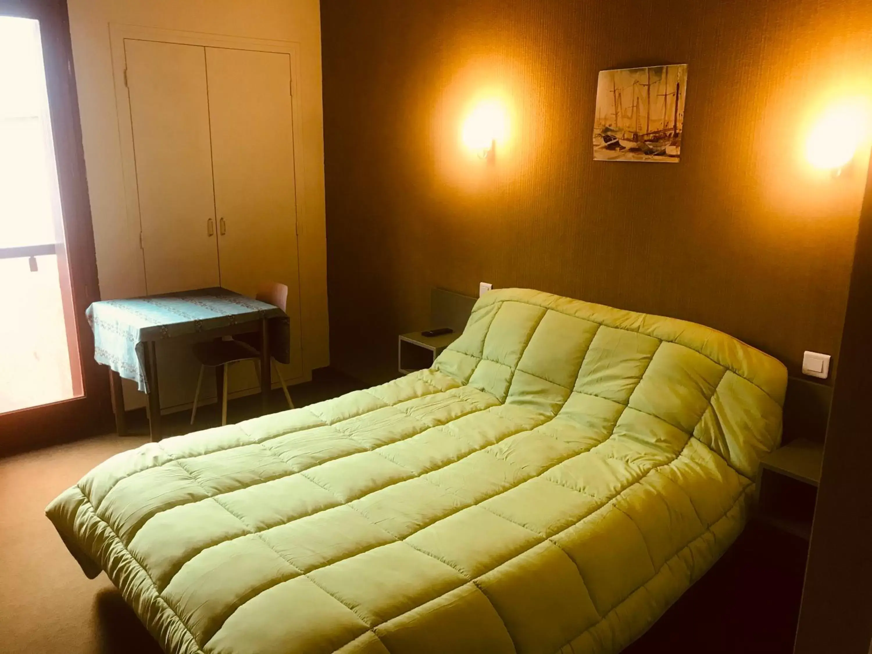 Bedroom, Bed in Hotel Restaurant L'AGAPANTHE