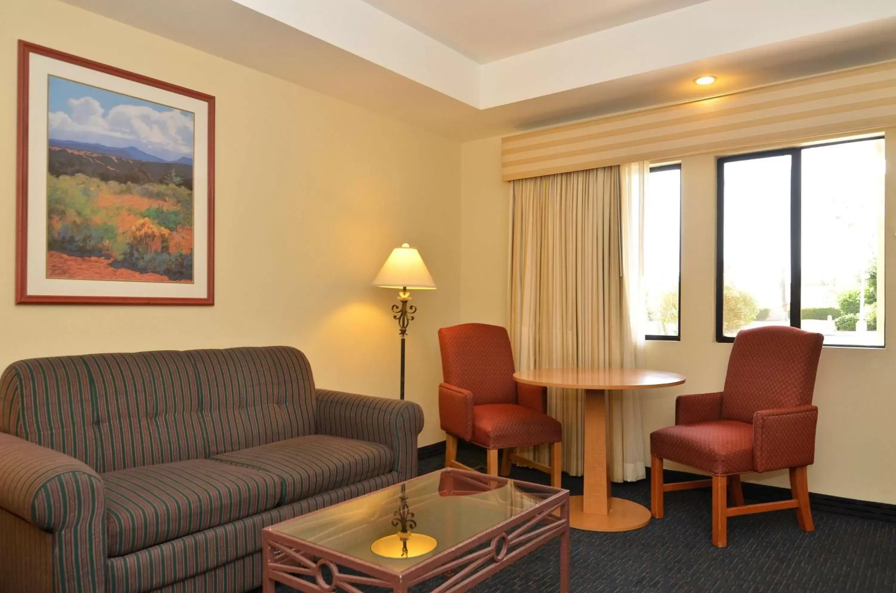 Photo of the whole room, Seating Area in Best Western Plus Palm Desert Resort