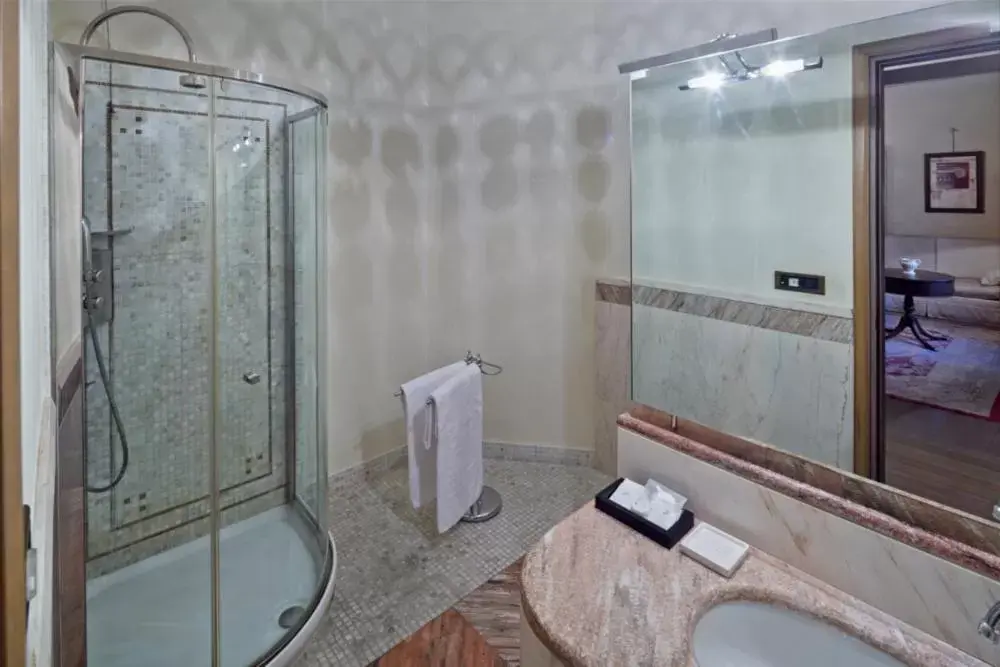 Bathroom in Albergo Cappello