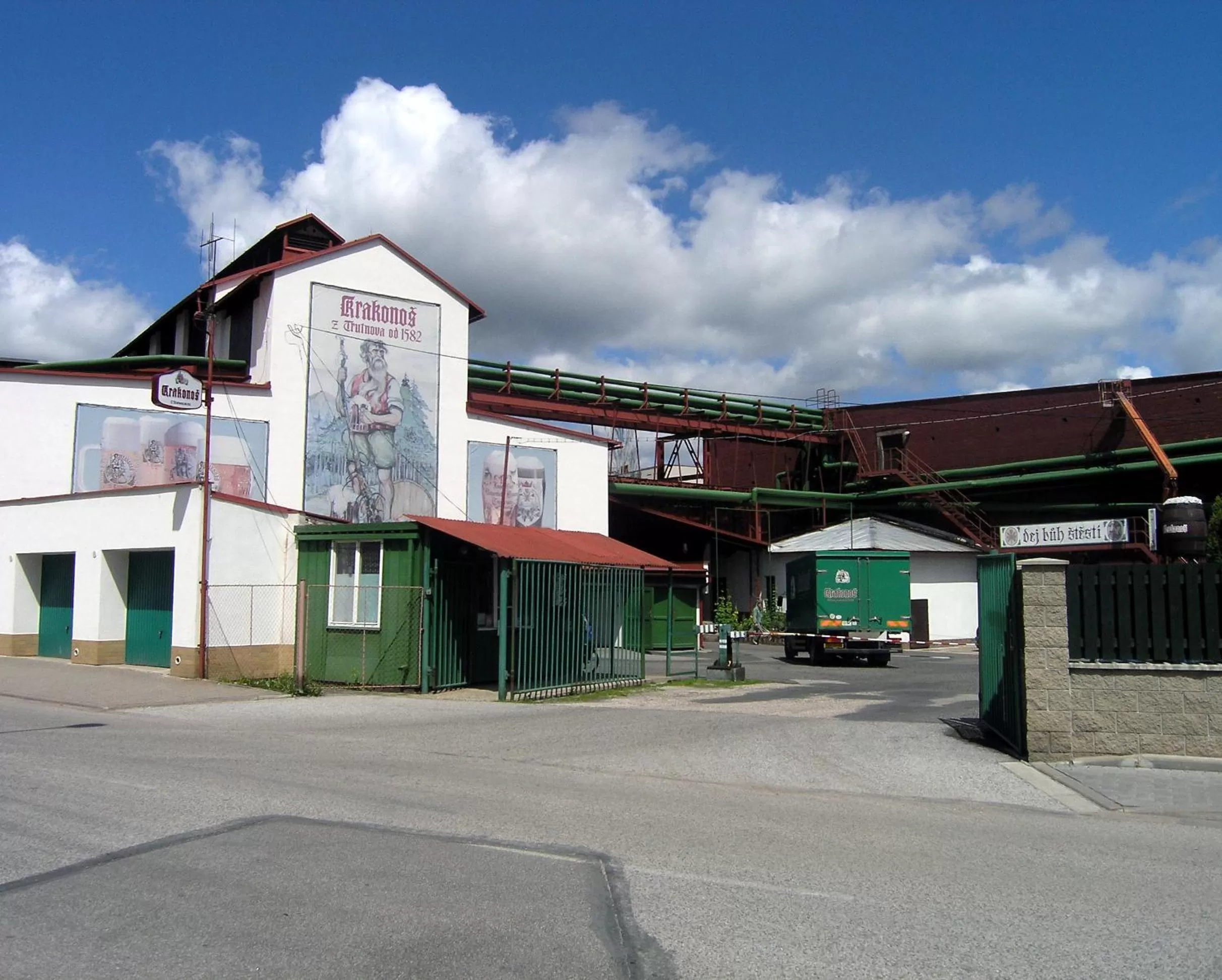 Facade/entrance in Hotel Krakonoš