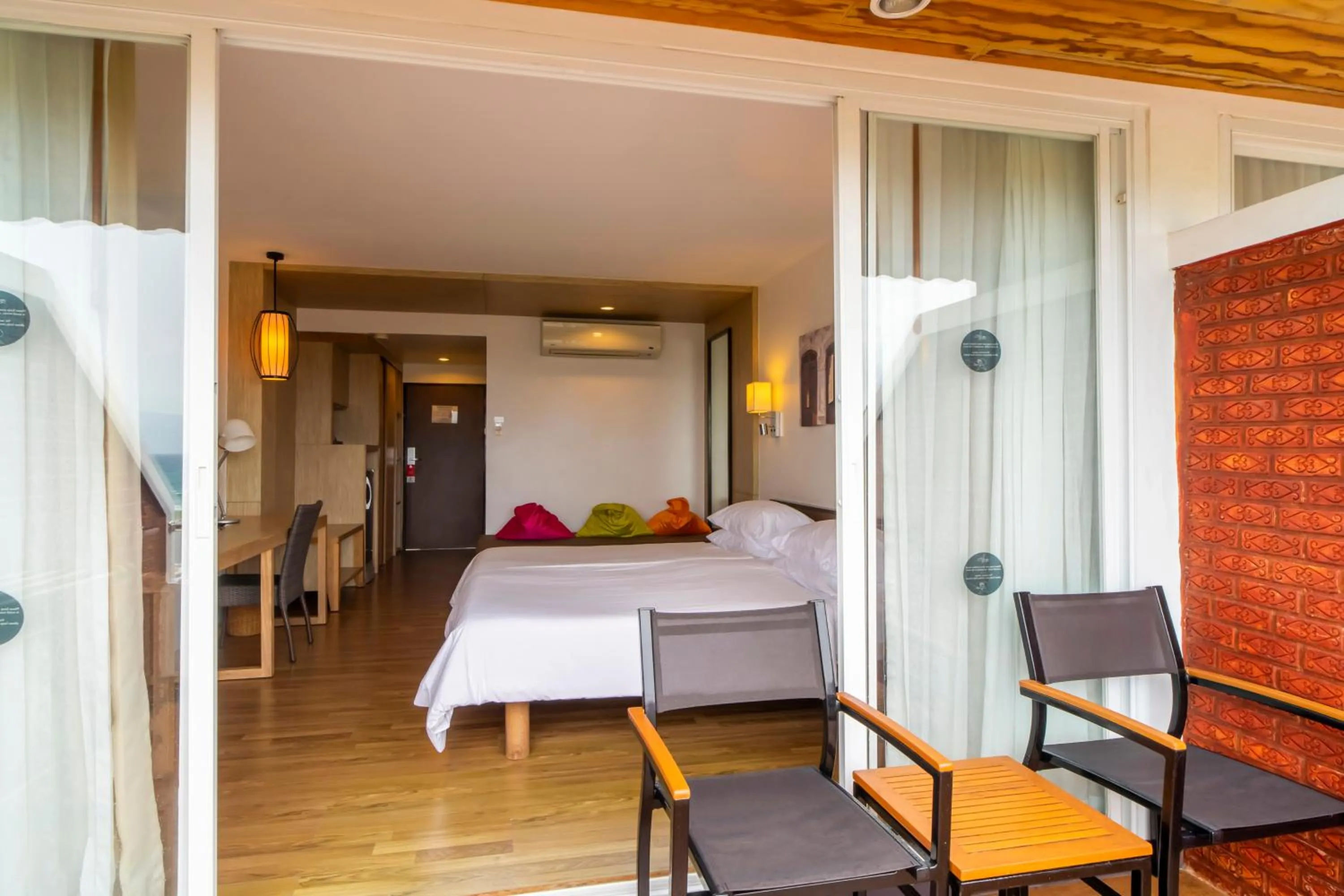 Bed in Best Western Phuket Ocean Resort