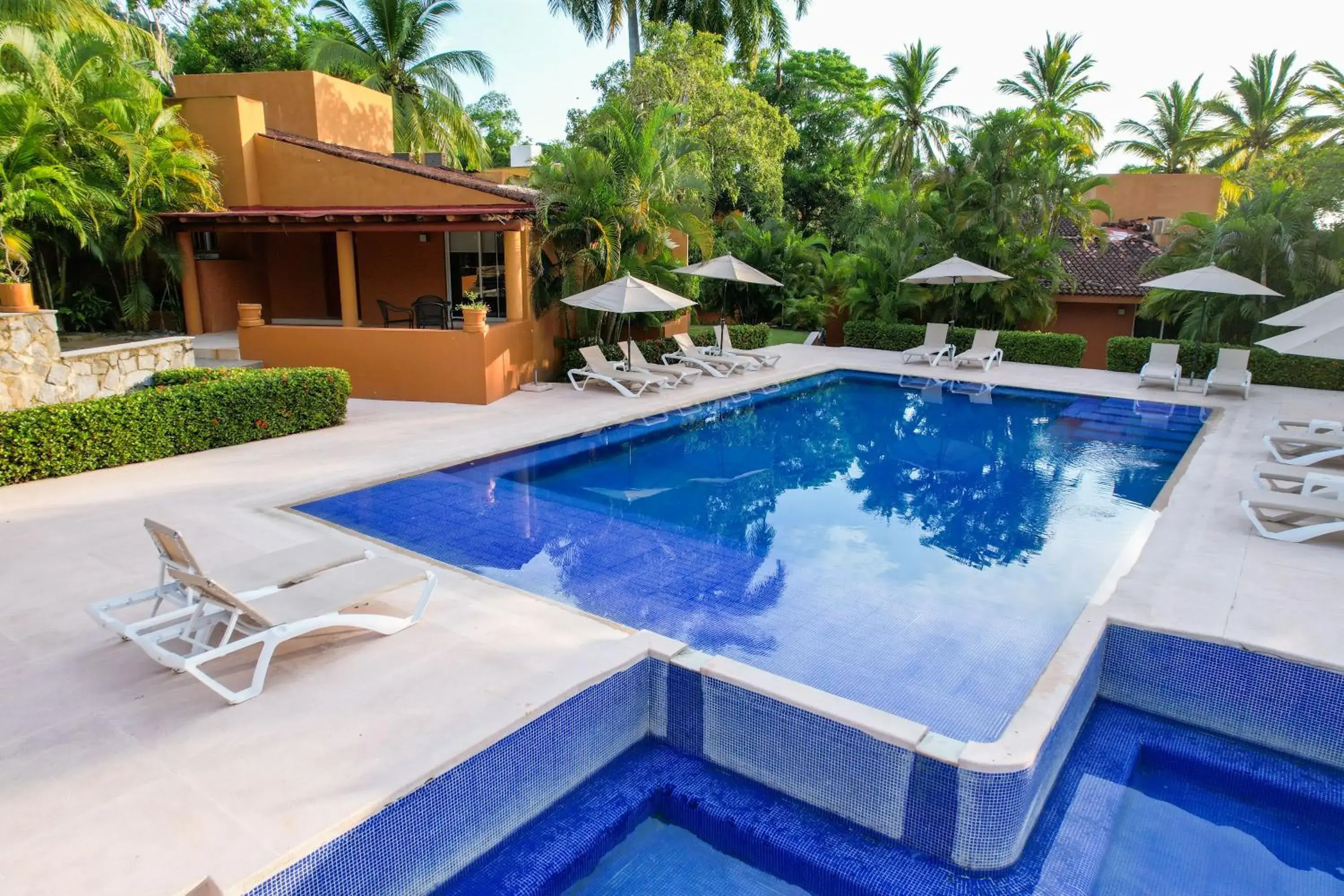 Pool view, Swimming Pool in Hotel Ixzi Plus