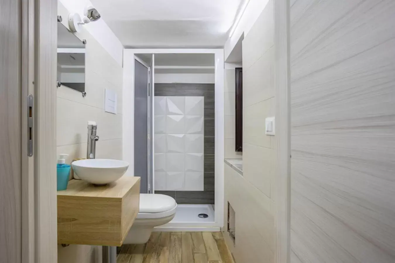 Toilet, Bathroom in Calypso Il Binario Elegance