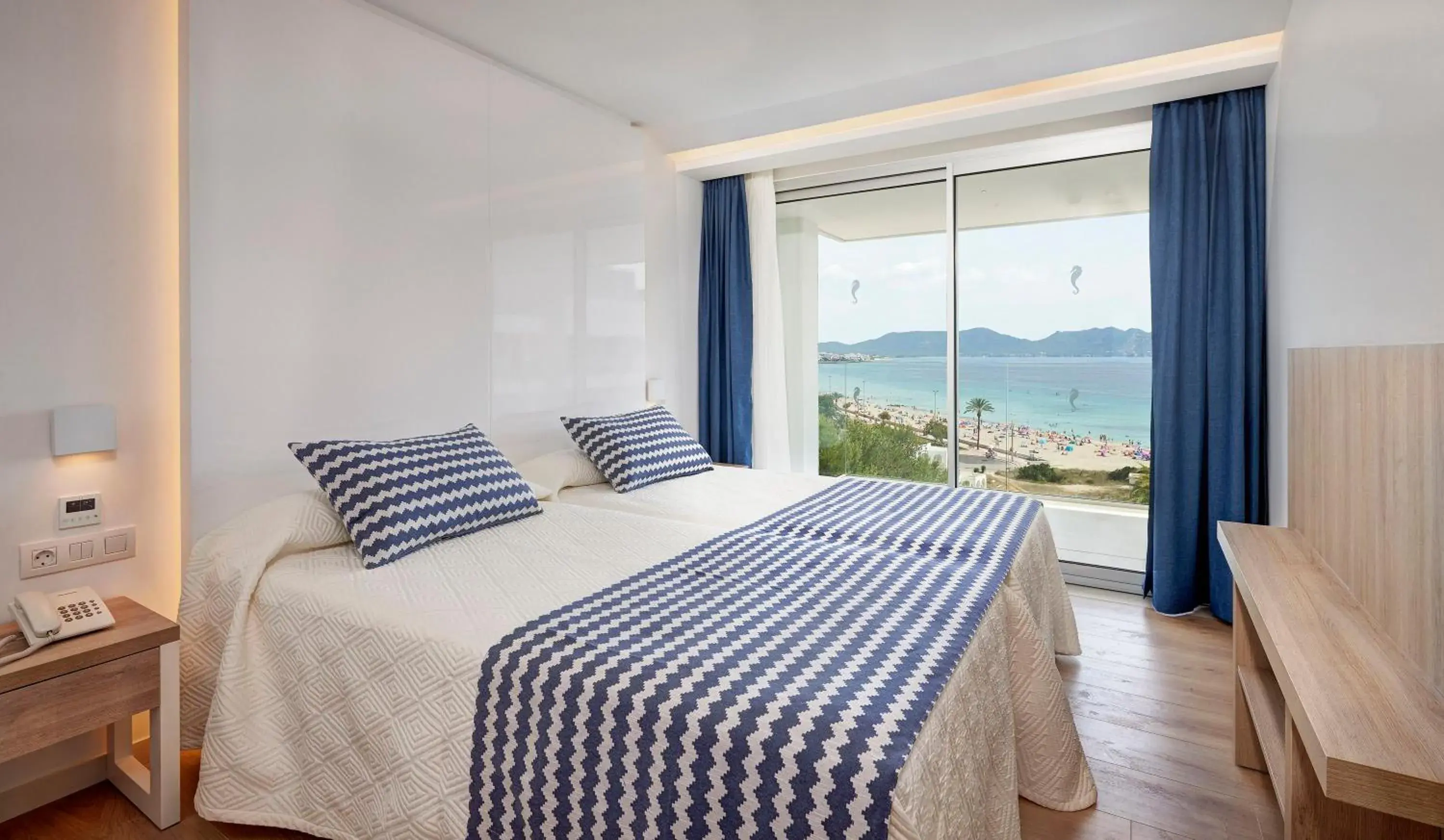 Bed in Hipotels Bahia Cala Millor - Adults Only Bed in Hipotels Bahia Cala Millor - Adults Only