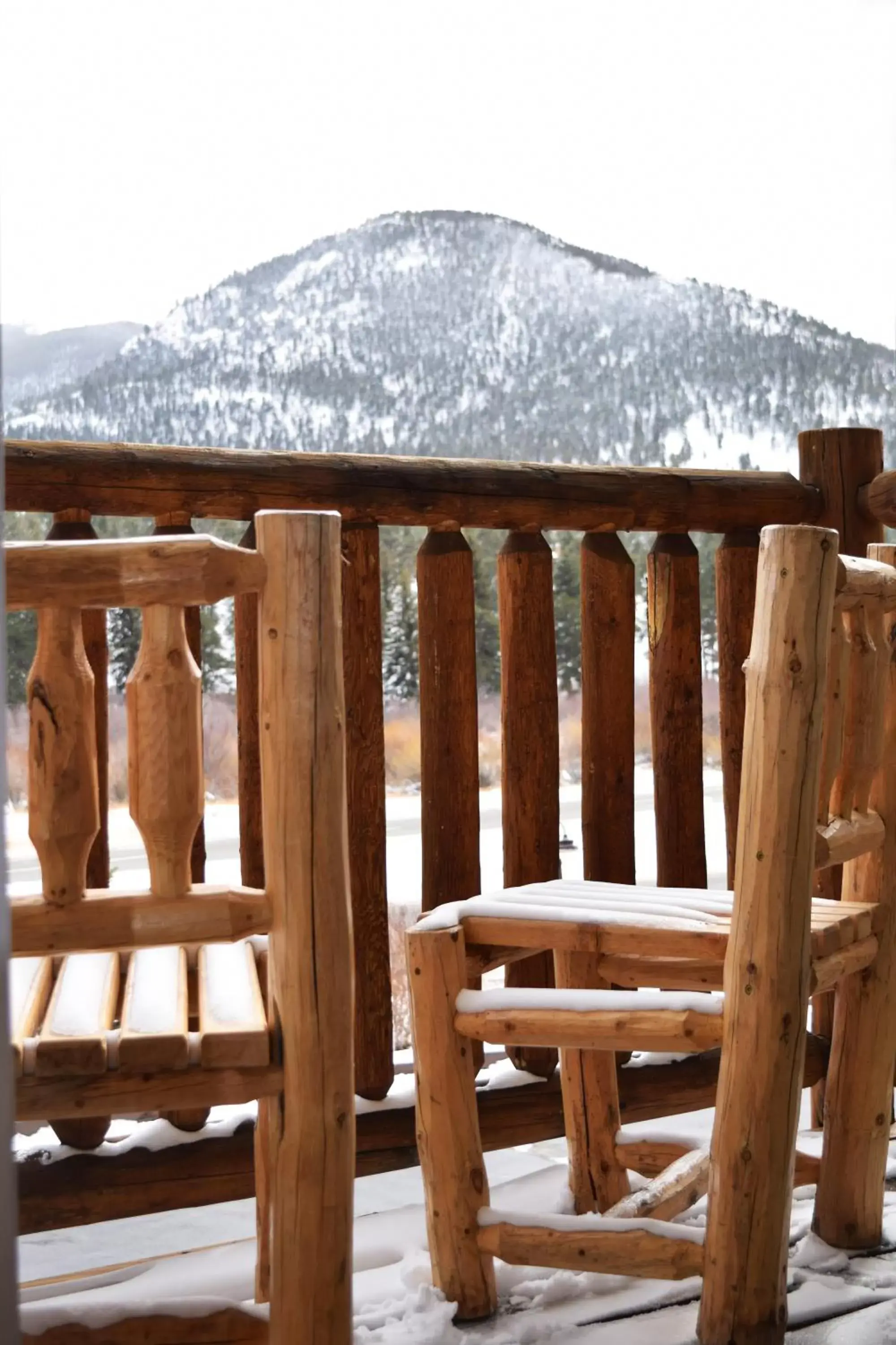 Balcony/Terrace, Mountain View in Alpine Trail Ridge Inn