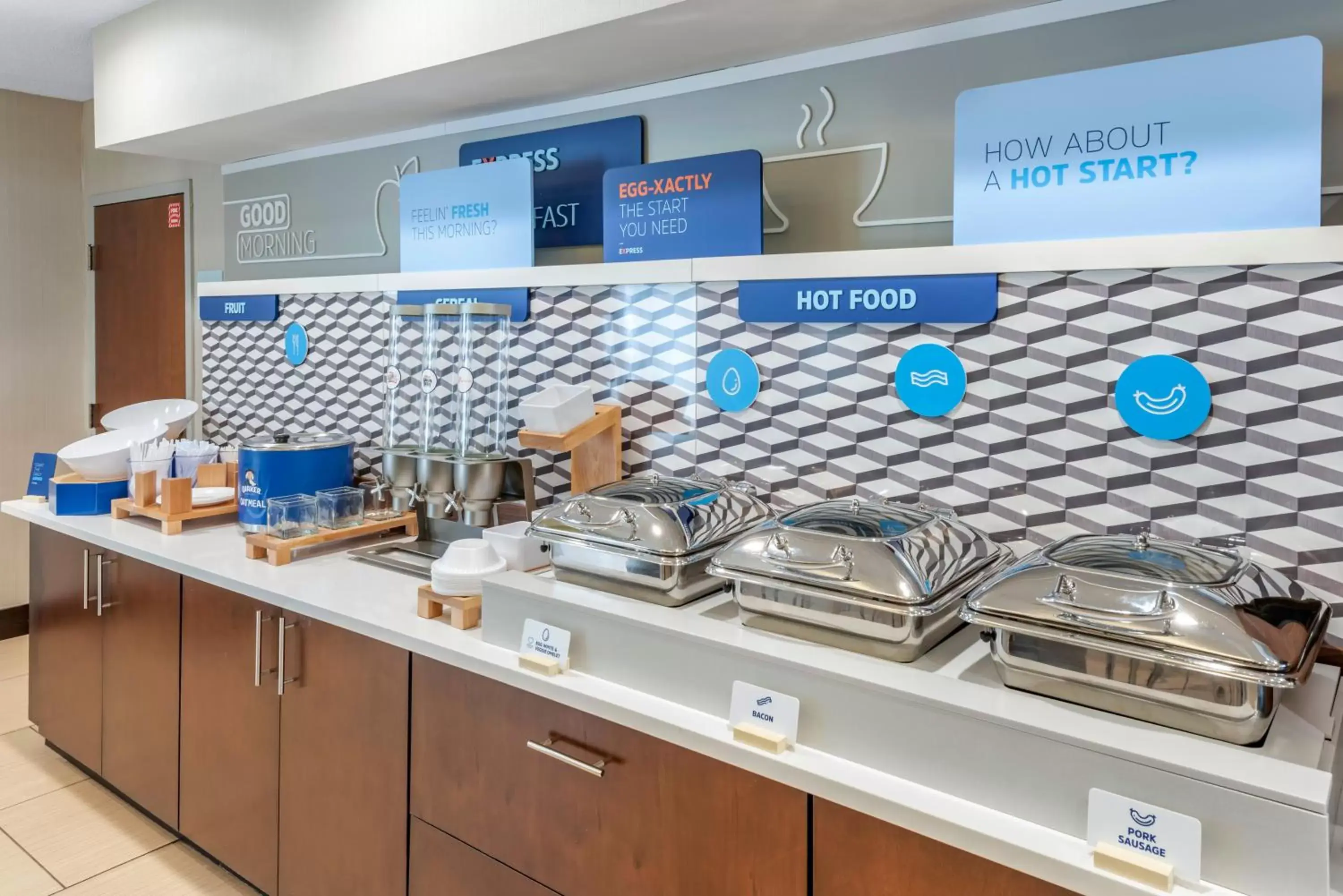 Restaurant/places to eat in Holiday Inn Express Hotel & Suites Cincinnati-Blue Ash by IHG Restaurant/places to eat in Holiday Inn Express Hotel & Suites Cincinnati-Blue Ash by IHG