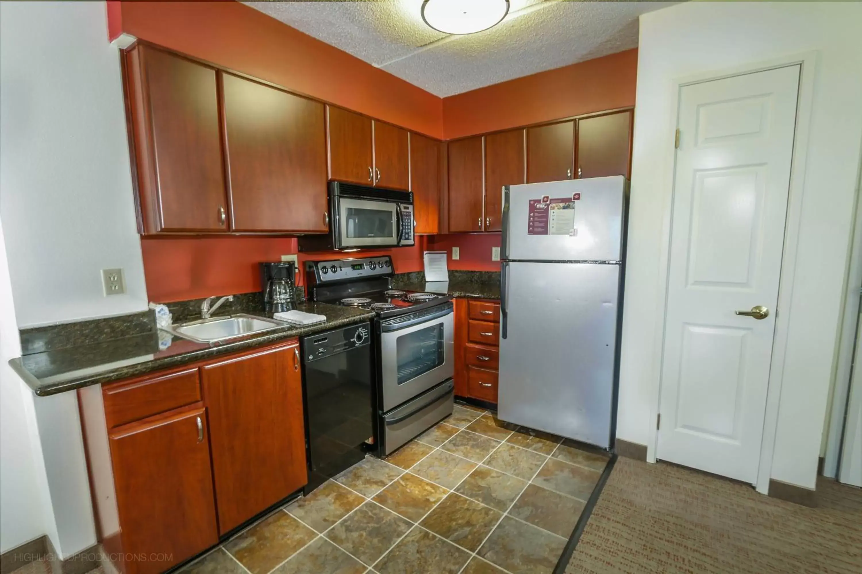 Bedroom, Kitchen/Kitchenette in Residence Inn Fort Worth Alliance Airport
