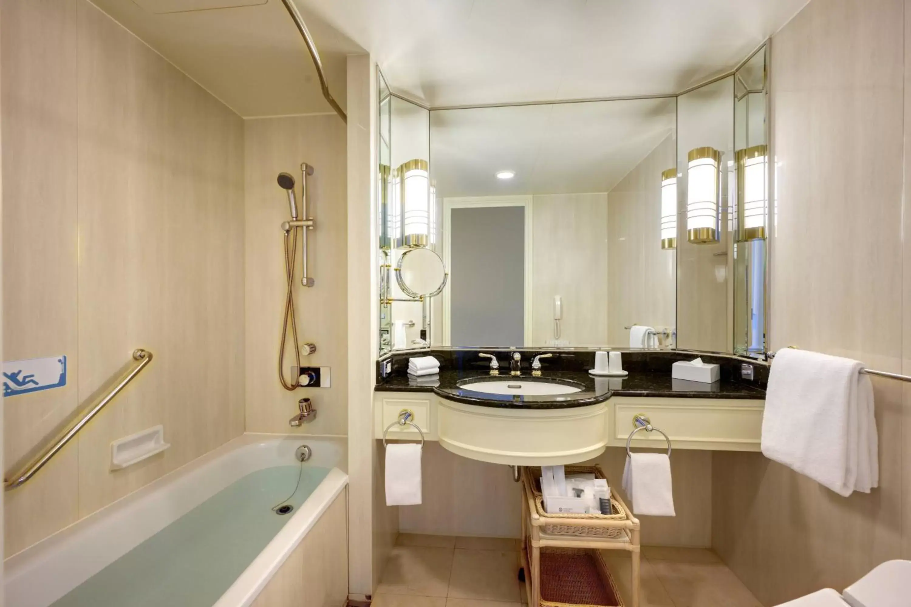 Bathroom in Nagoya Marriott Associa Hotel