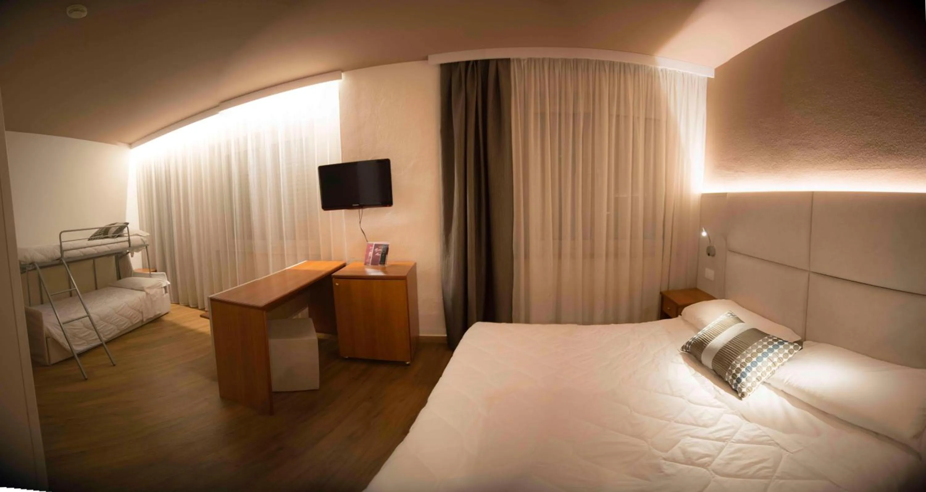 Family Room (3 Adults + 2 Children) in Hotel Everest