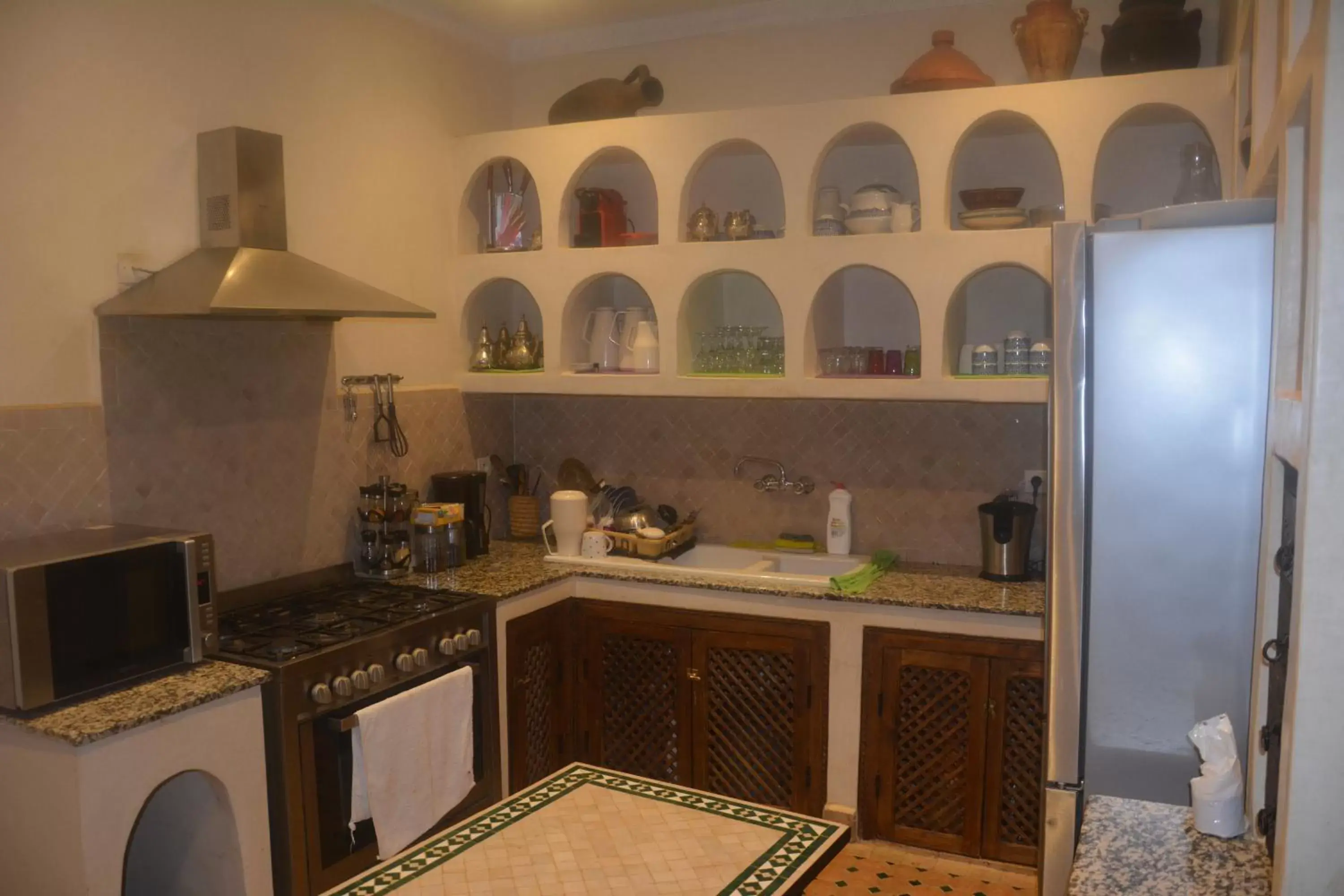 Communal kitchen, Kitchen/Kitchenette in Riad Ghali Hotel & SPA