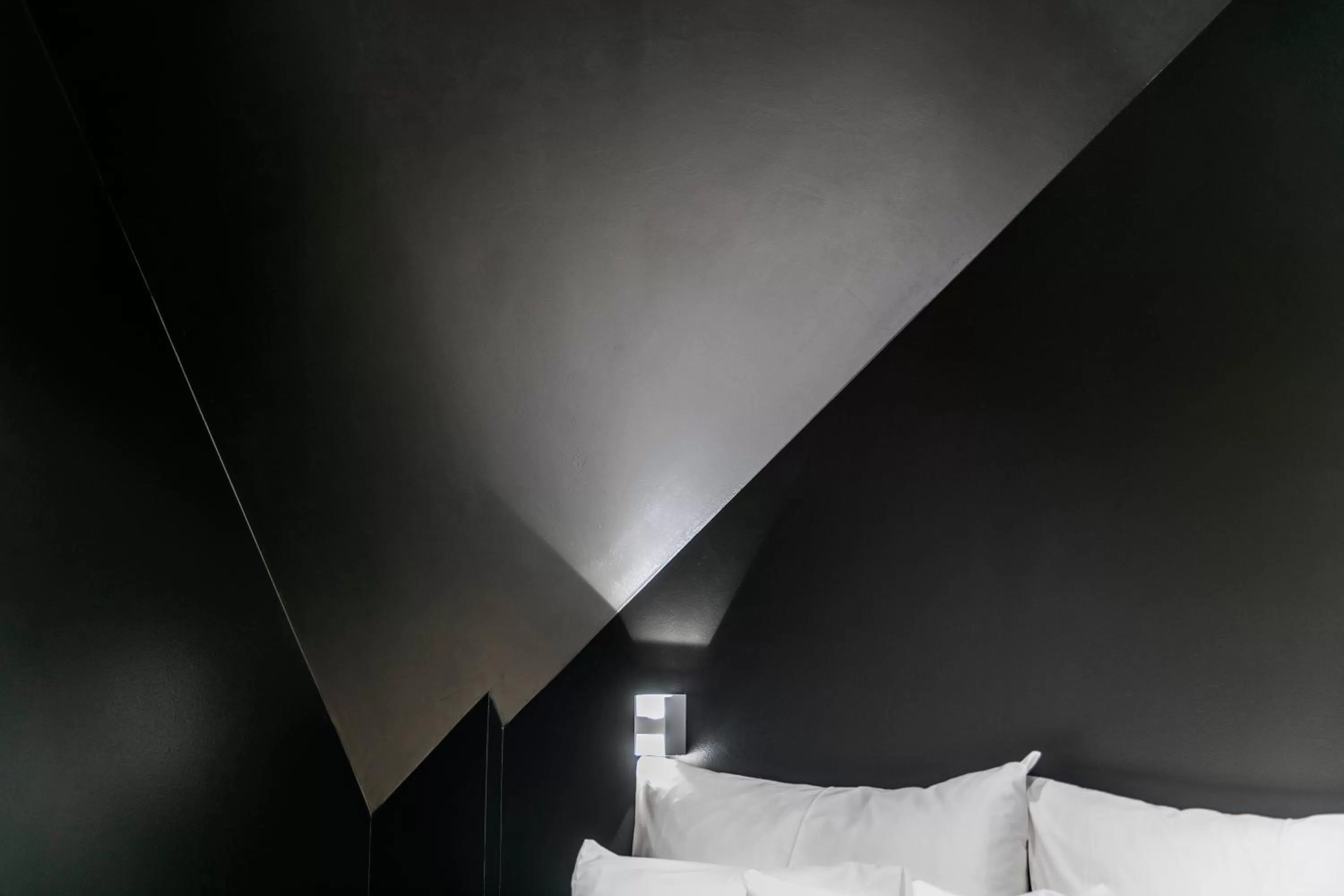 Decorative detail, Bed in Pytloun Imperial Design Suites