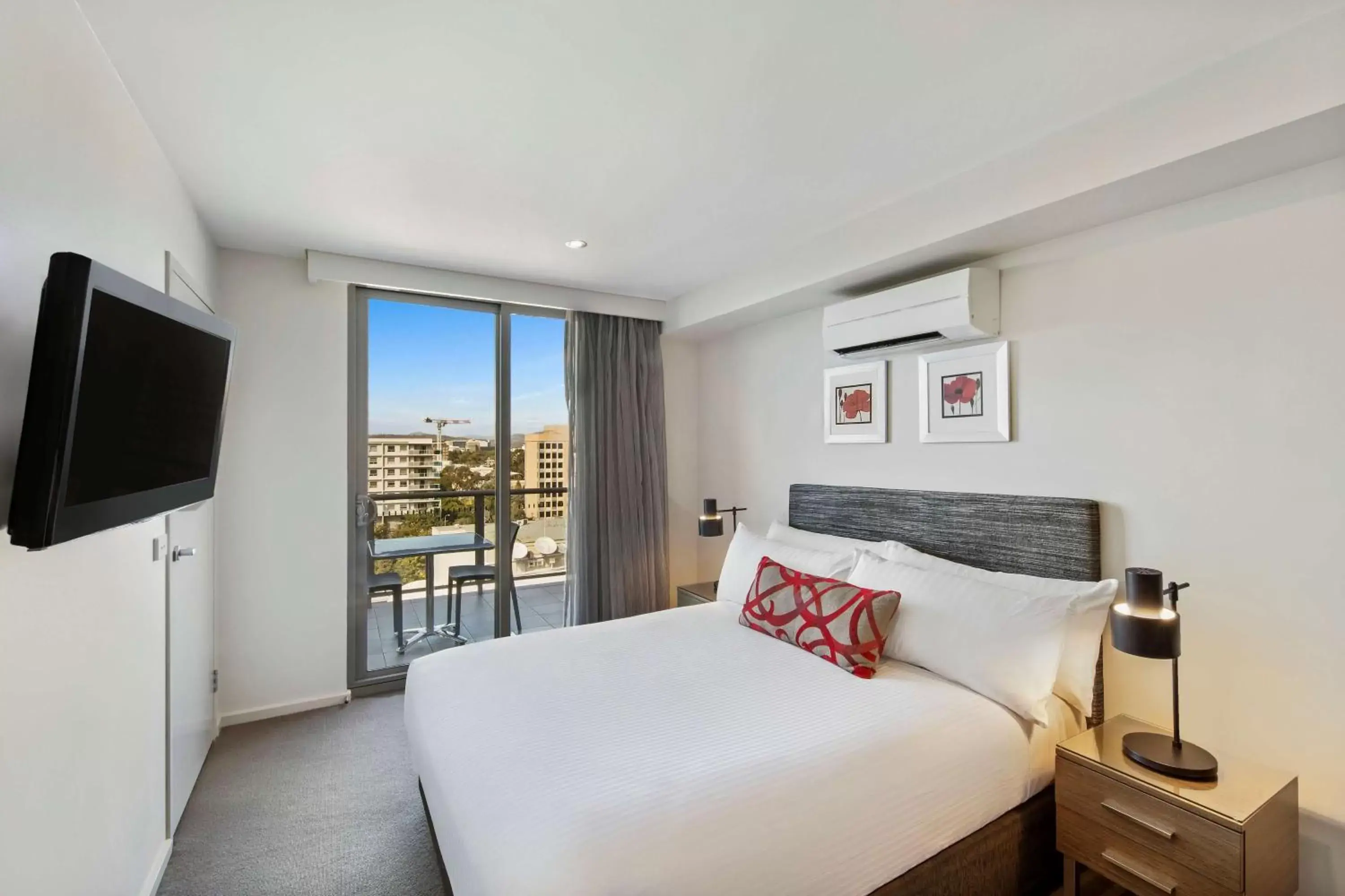 Bedroom, Bed in Adina Serviced Apartments Canberra Dickson