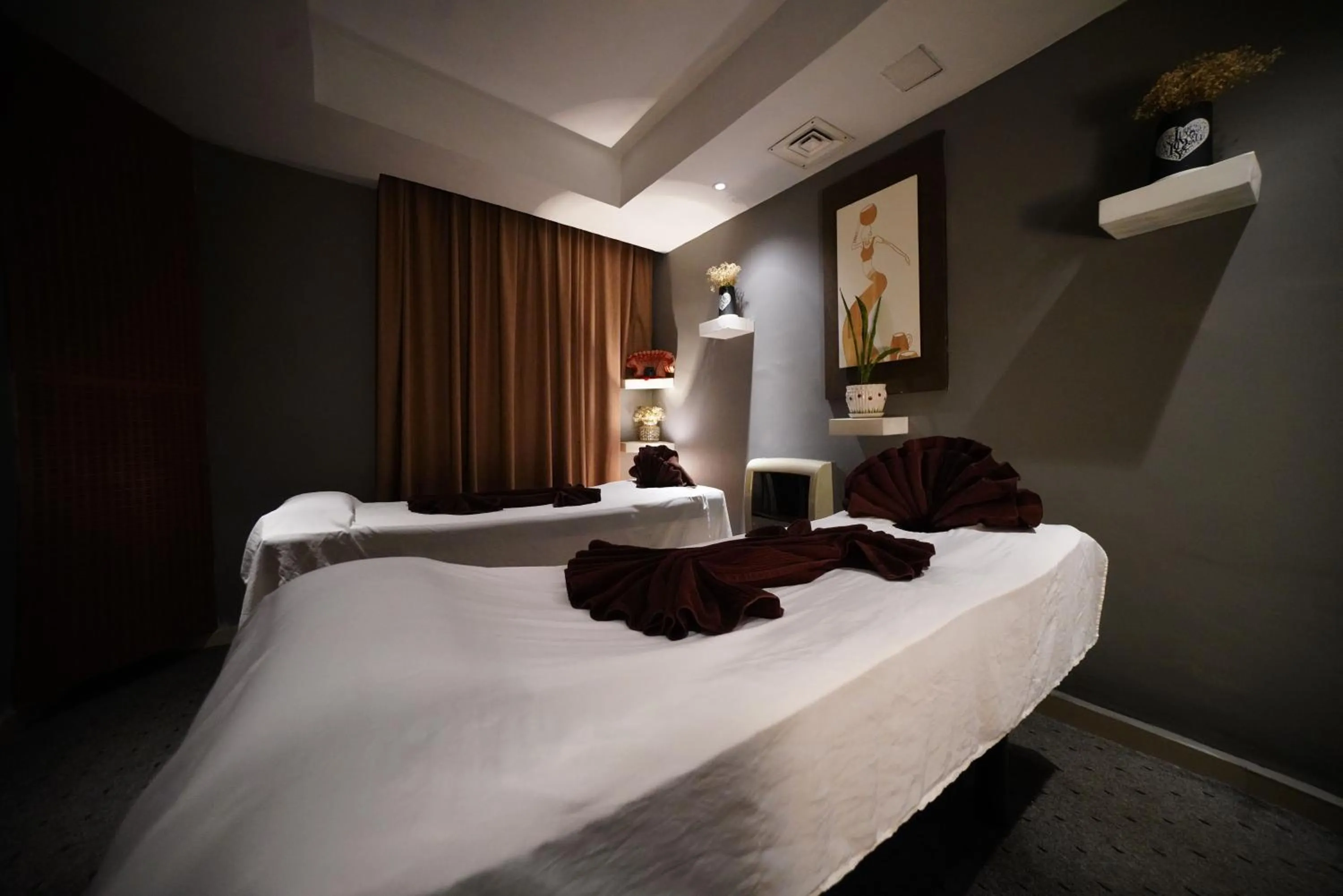 Massage, Bed in Mado Hotel