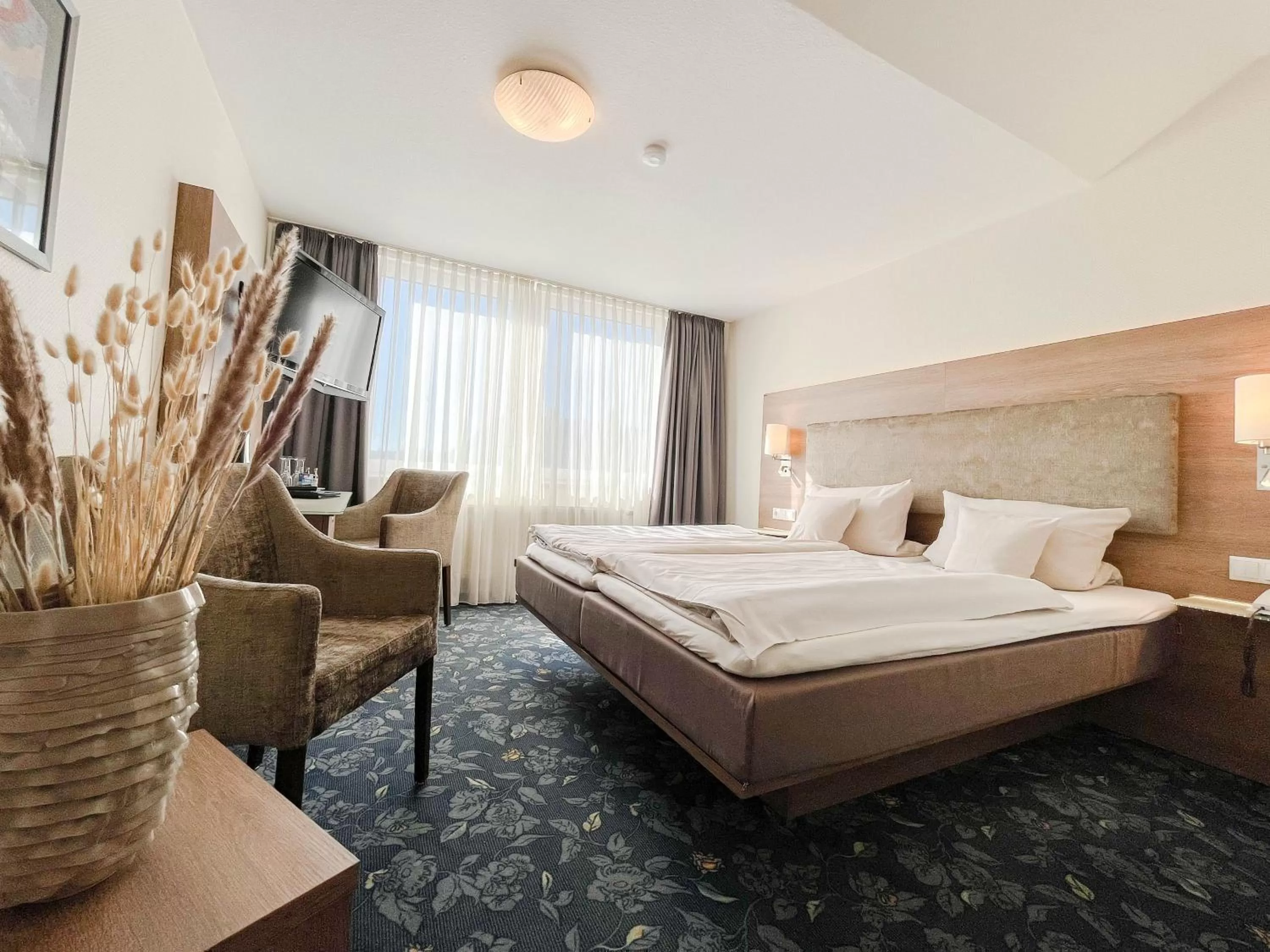 Photo of the whole room, Bed in Hotel-Restaurant Vier Linden