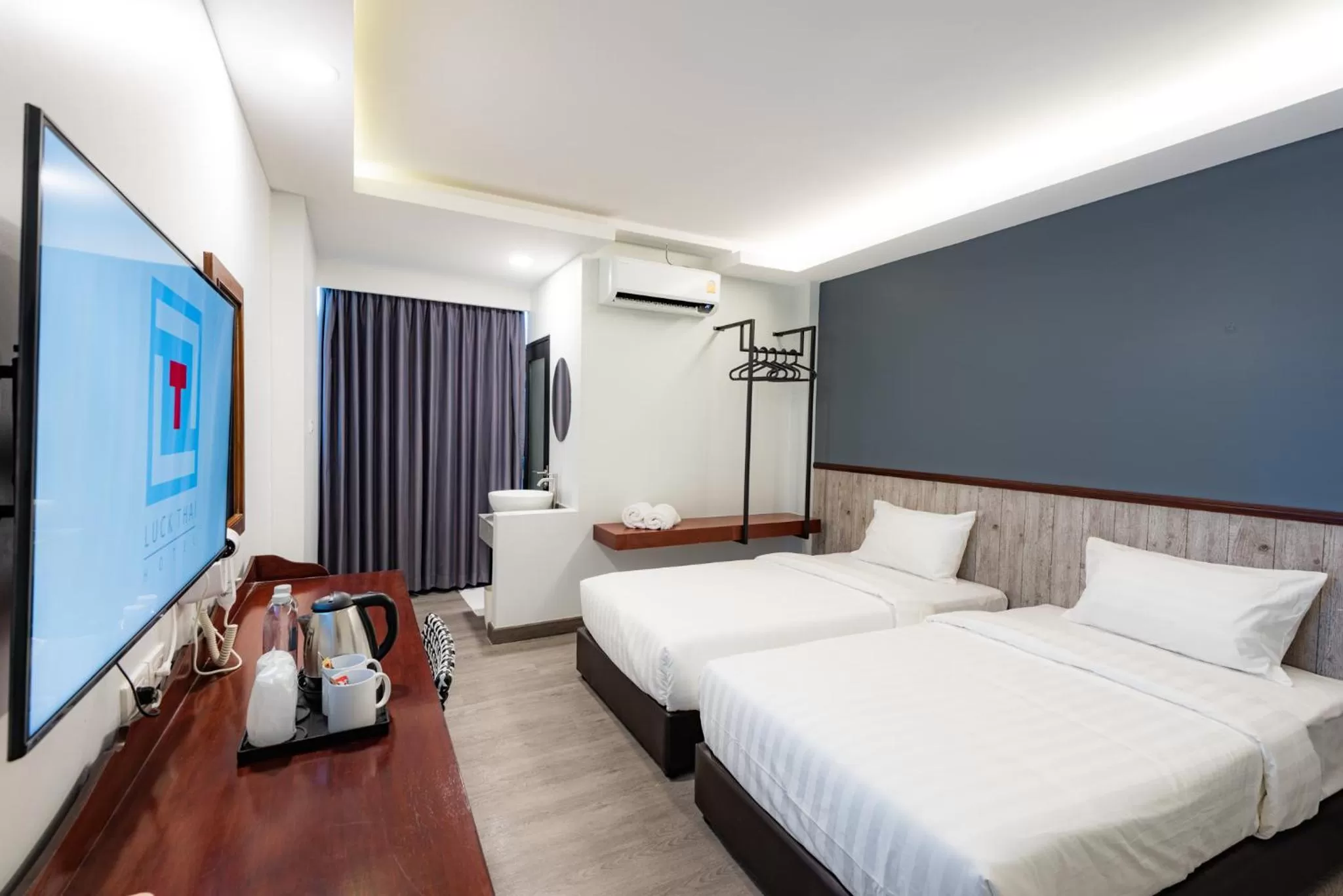 Bedroom, Bed in Luck Thai Hotel