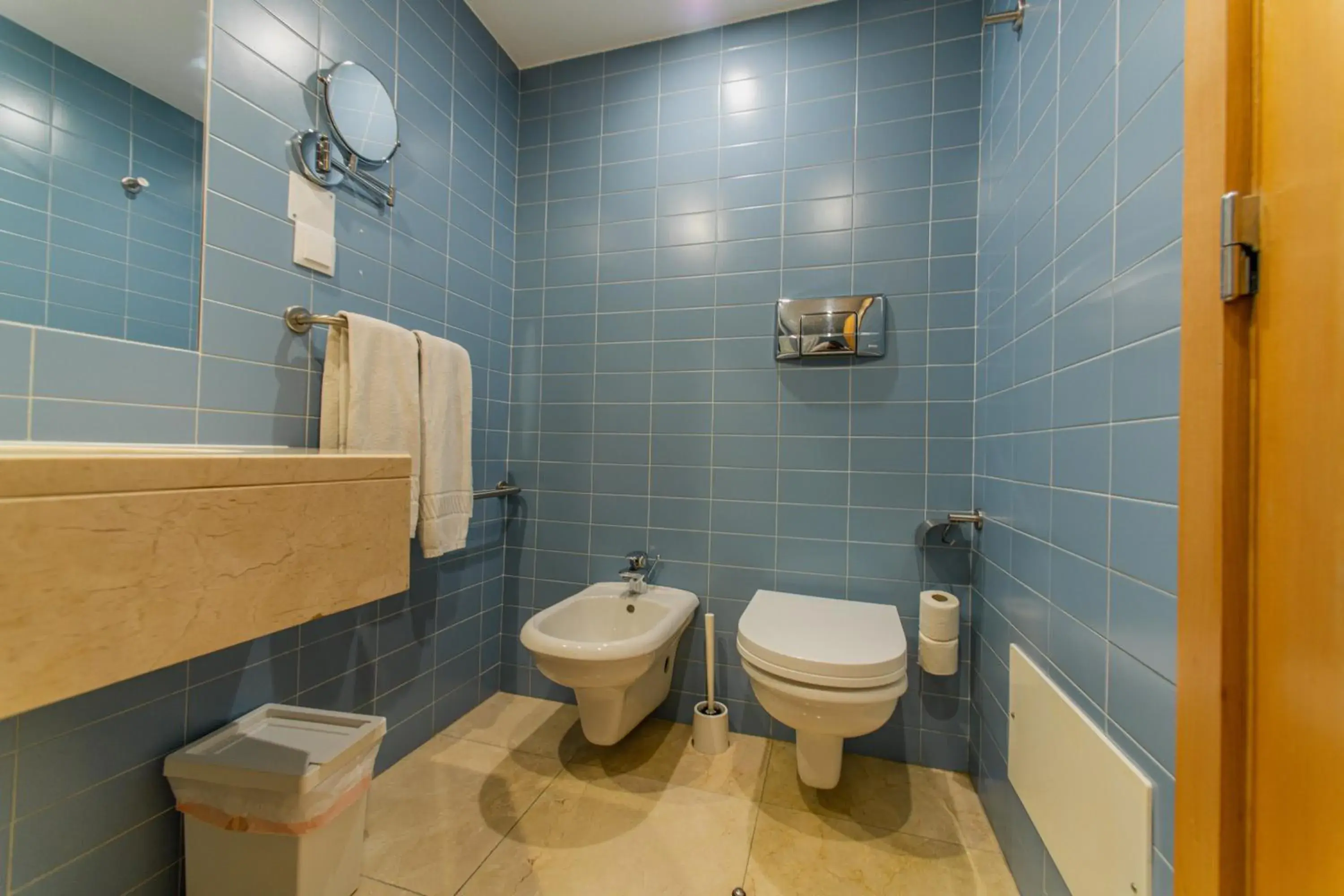 Shower, Bathroom in Cascais Hotel