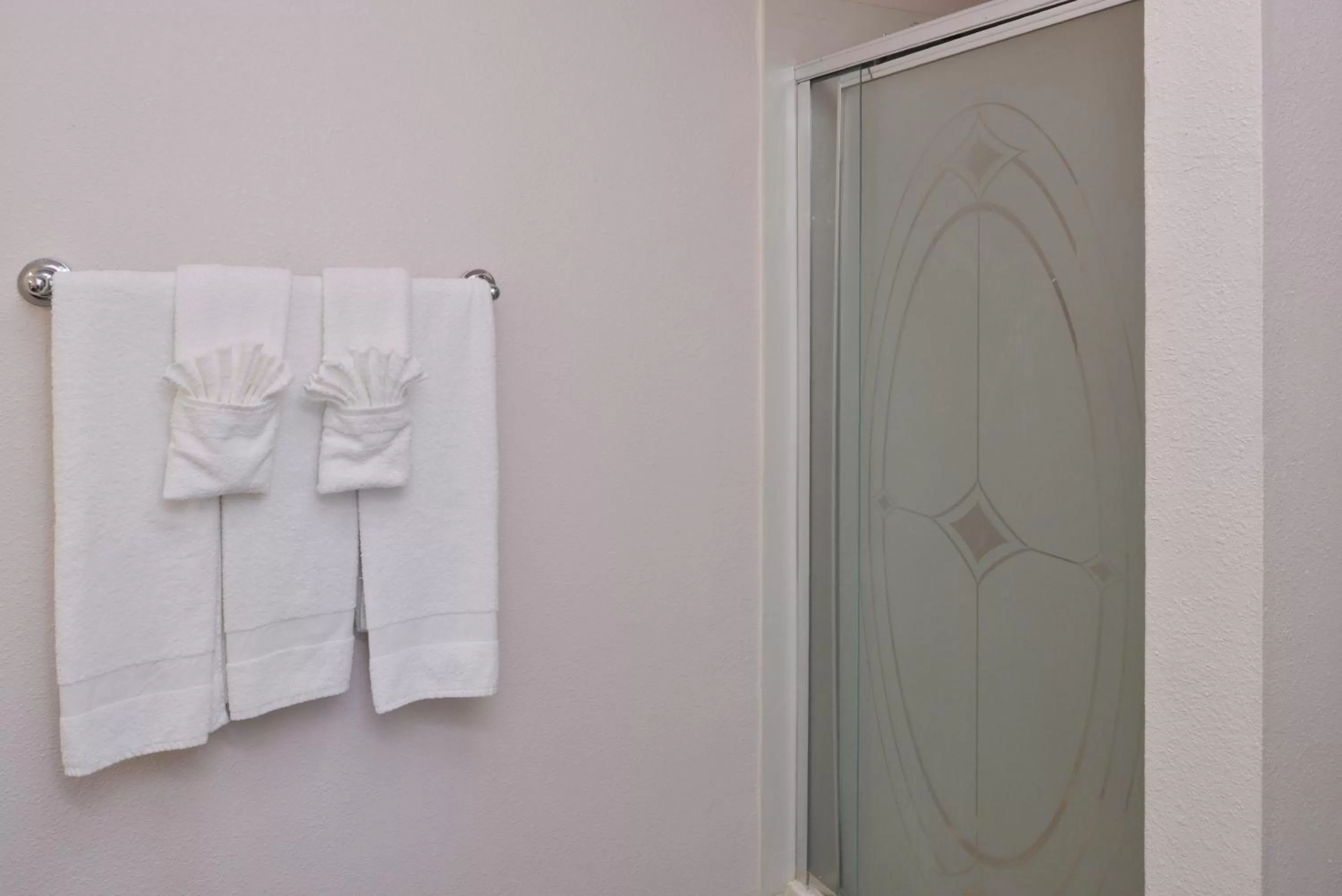 Bathroom in Americas Best Value Inn Los Banos