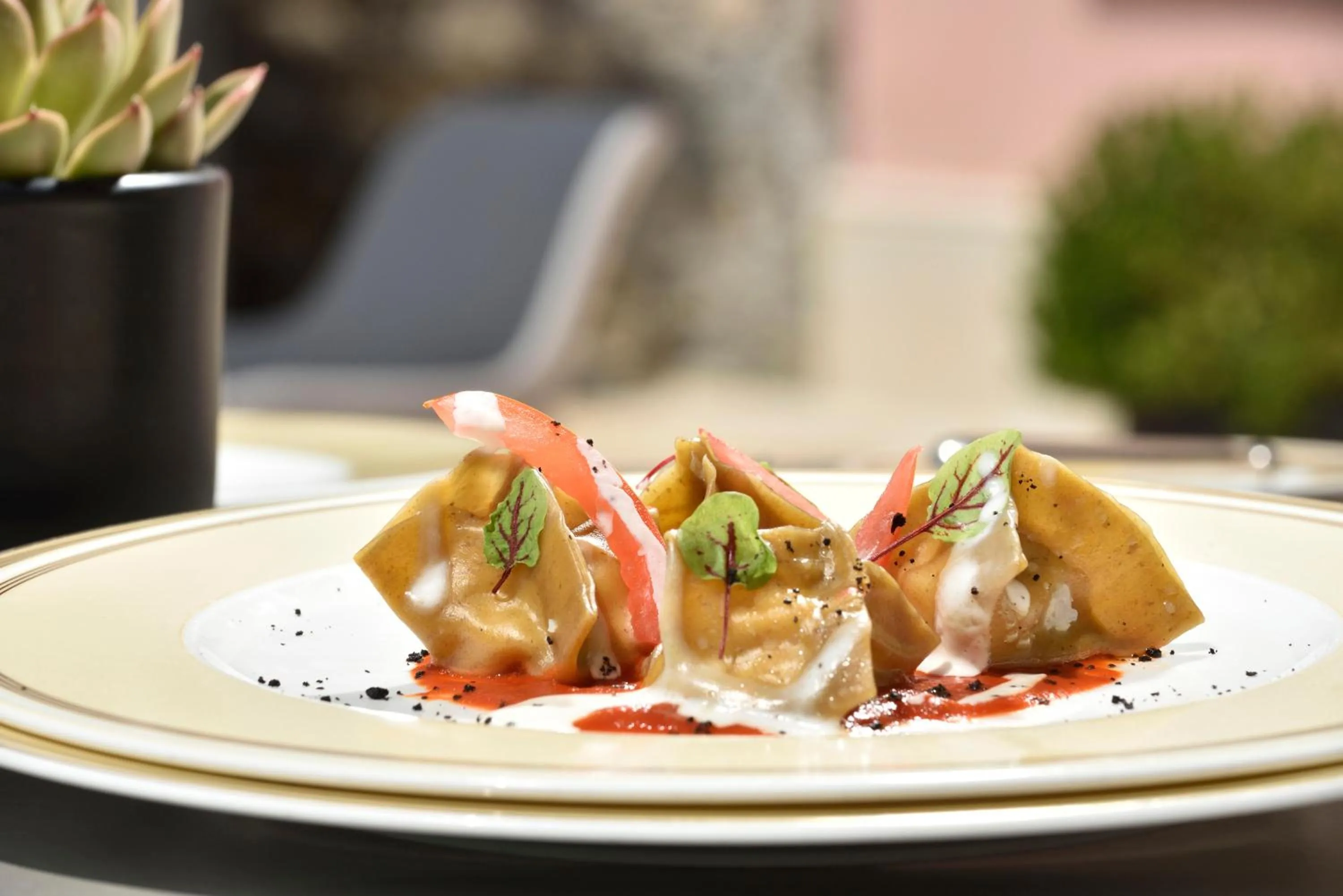 Food and drinks in Castello Dal Pozzo Resort Lago Maggiore - Preferred Hotels & Resorts