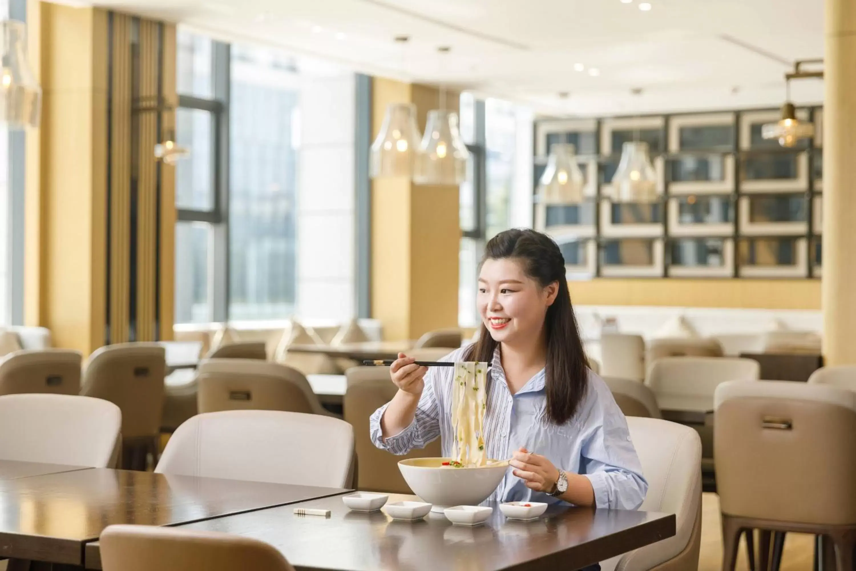 Restaurant/places to eat in Courtyard by Marriott Zhengzhou Airport