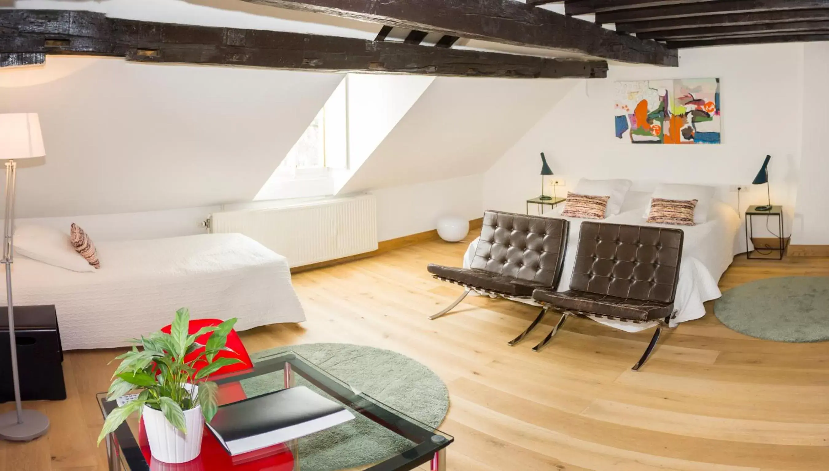 Comfort Room with Bath & Shower in Galerie Hotel Dis Comfort Room with Bath & Shower in Galerie Hotel Dis