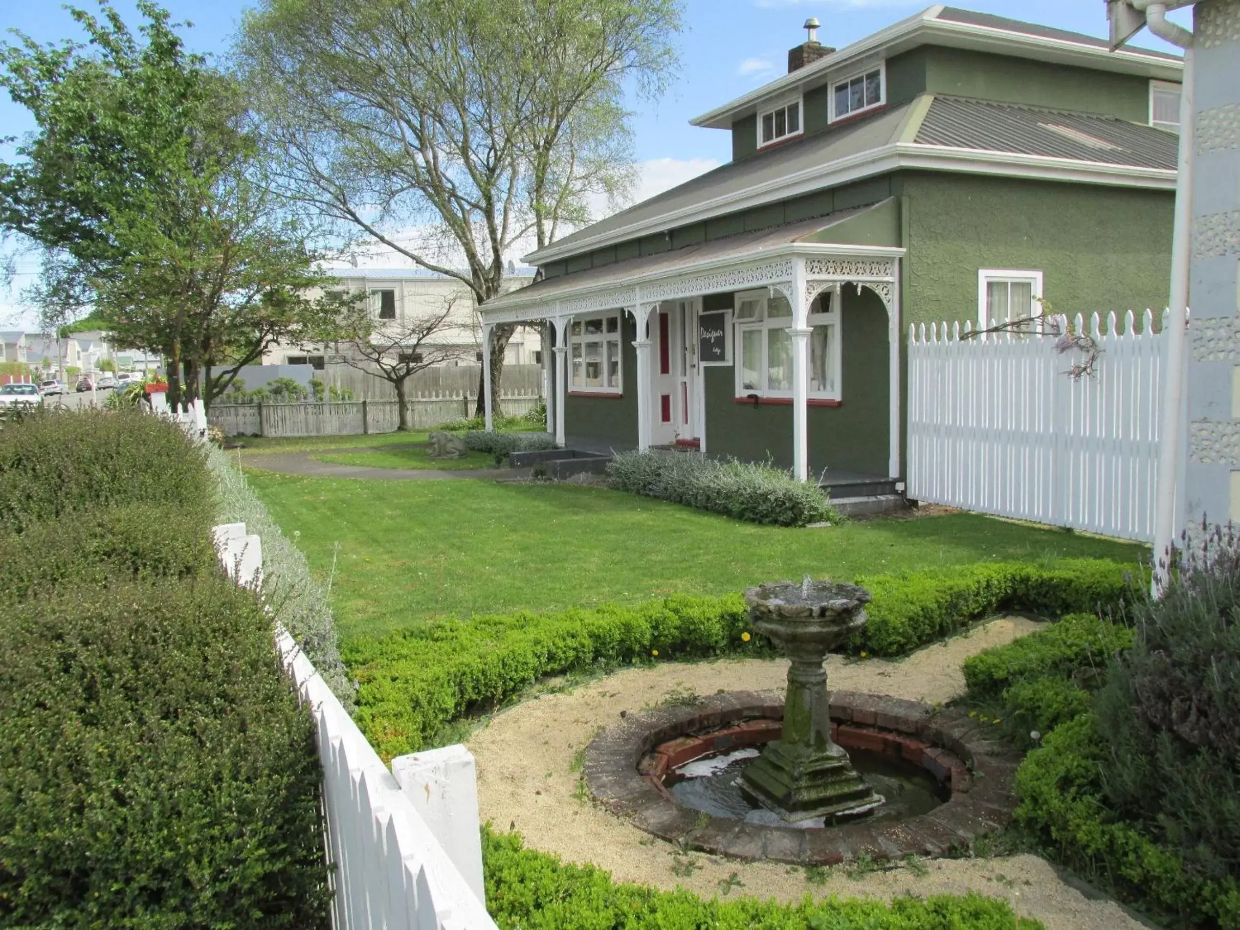 Facade/entrance, Property Building in Designer Cottage