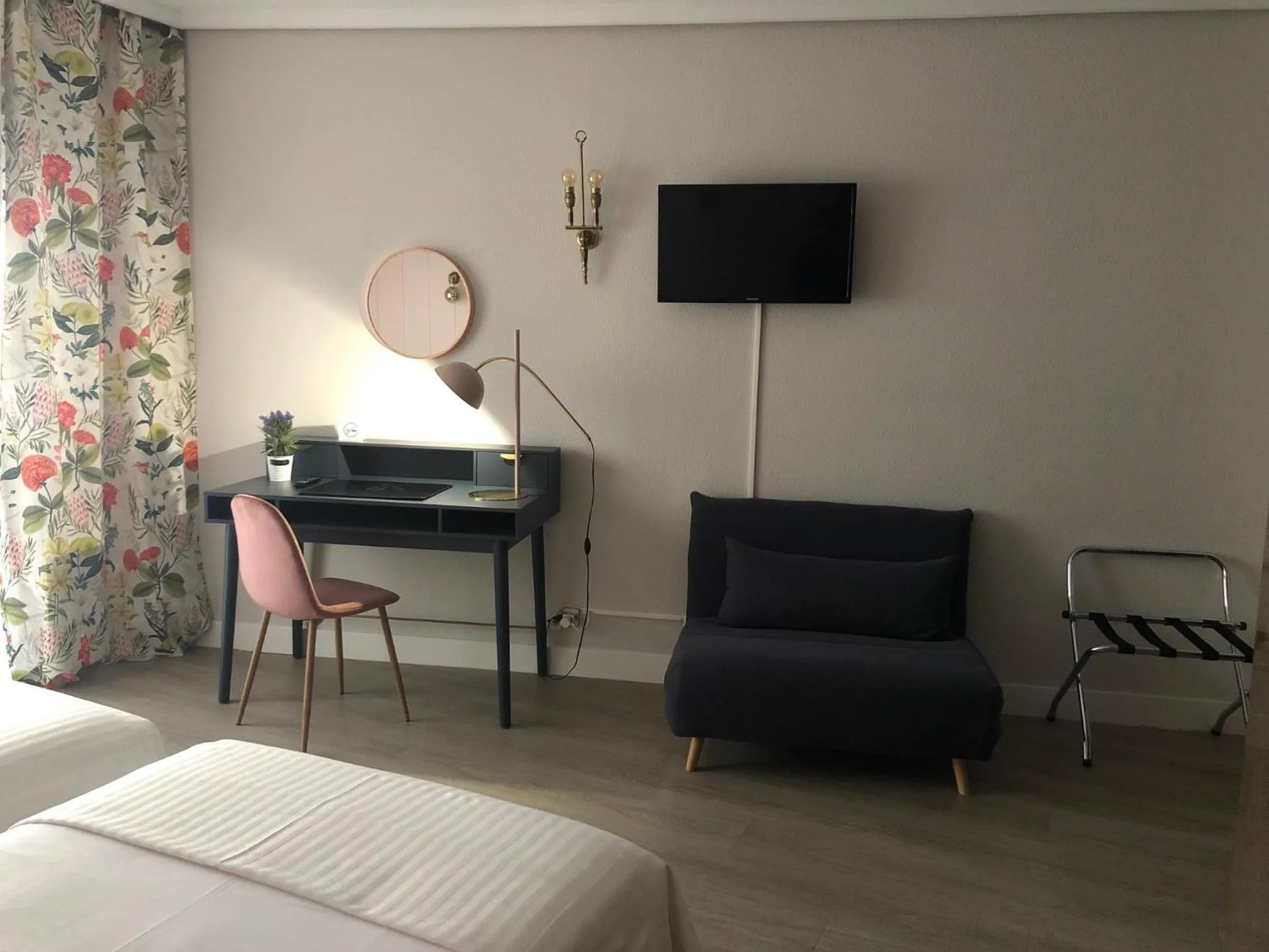 Seating area, Bed in Hotel Marqués de Santillana