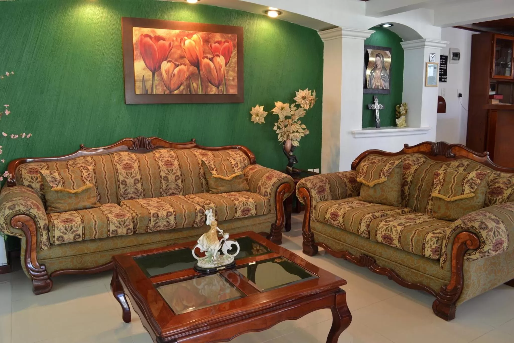 Living room in La Aurora Hotel Like Home