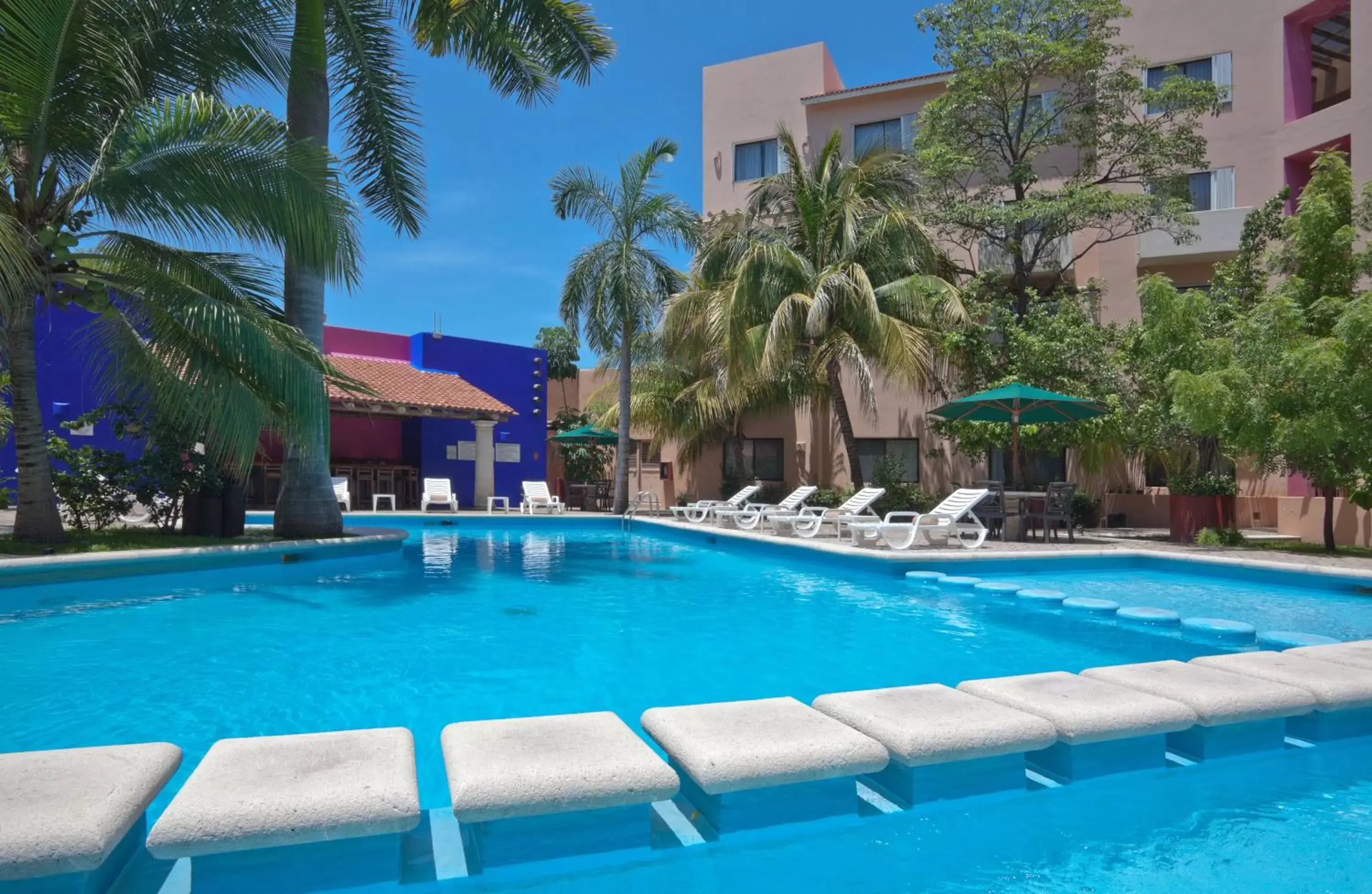 Swimming Pool in Holiday Inn Ciudad Del Carmen, an IHG Hotel