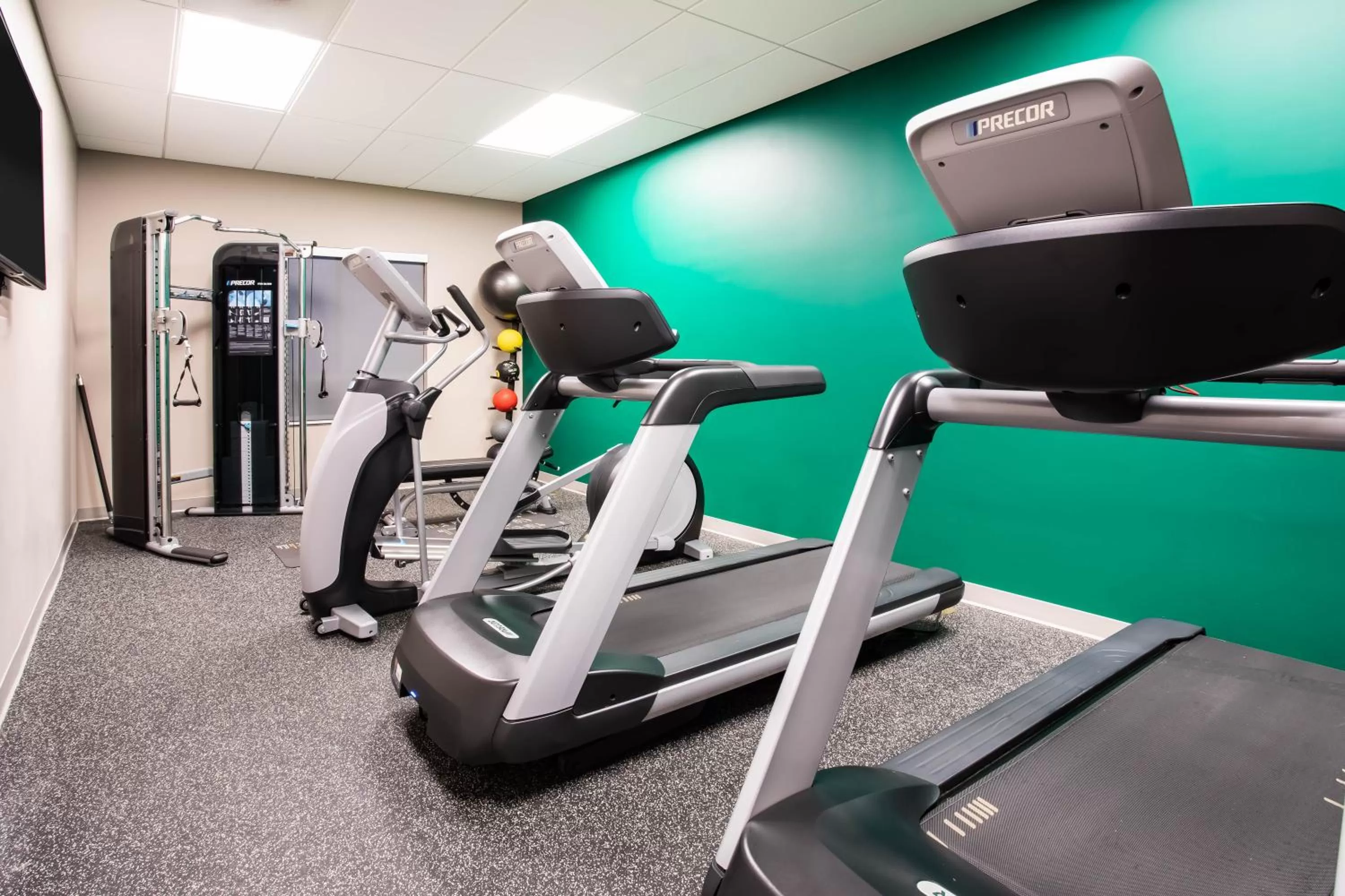 Fitness centre/facilities in Wingate by Wyndham Denver Airport