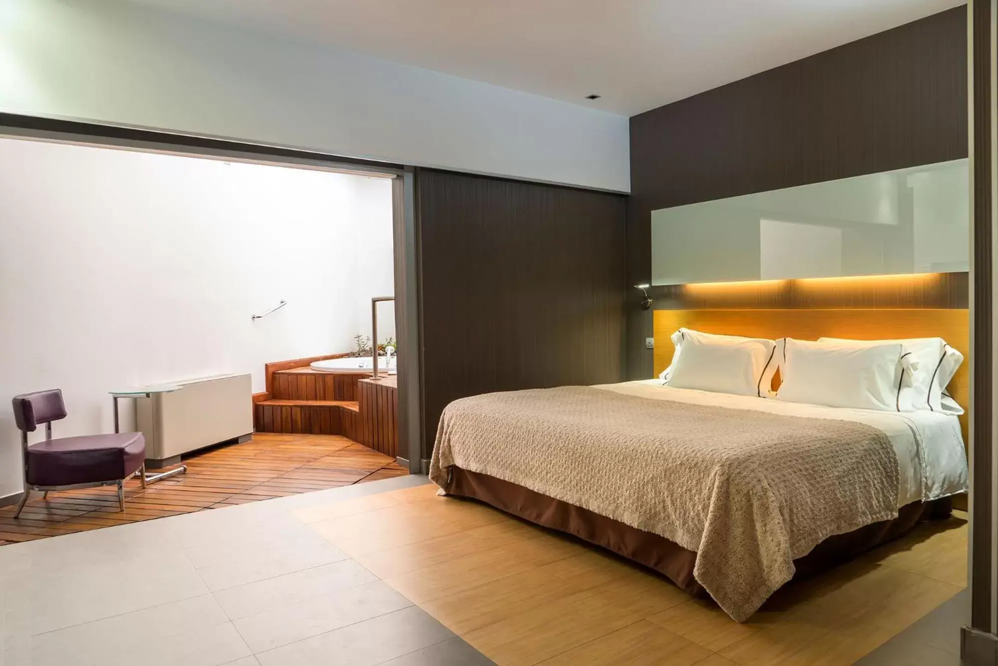 Photo of the whole room, Bed in Hotel Spa La Casa del Rector Almagro