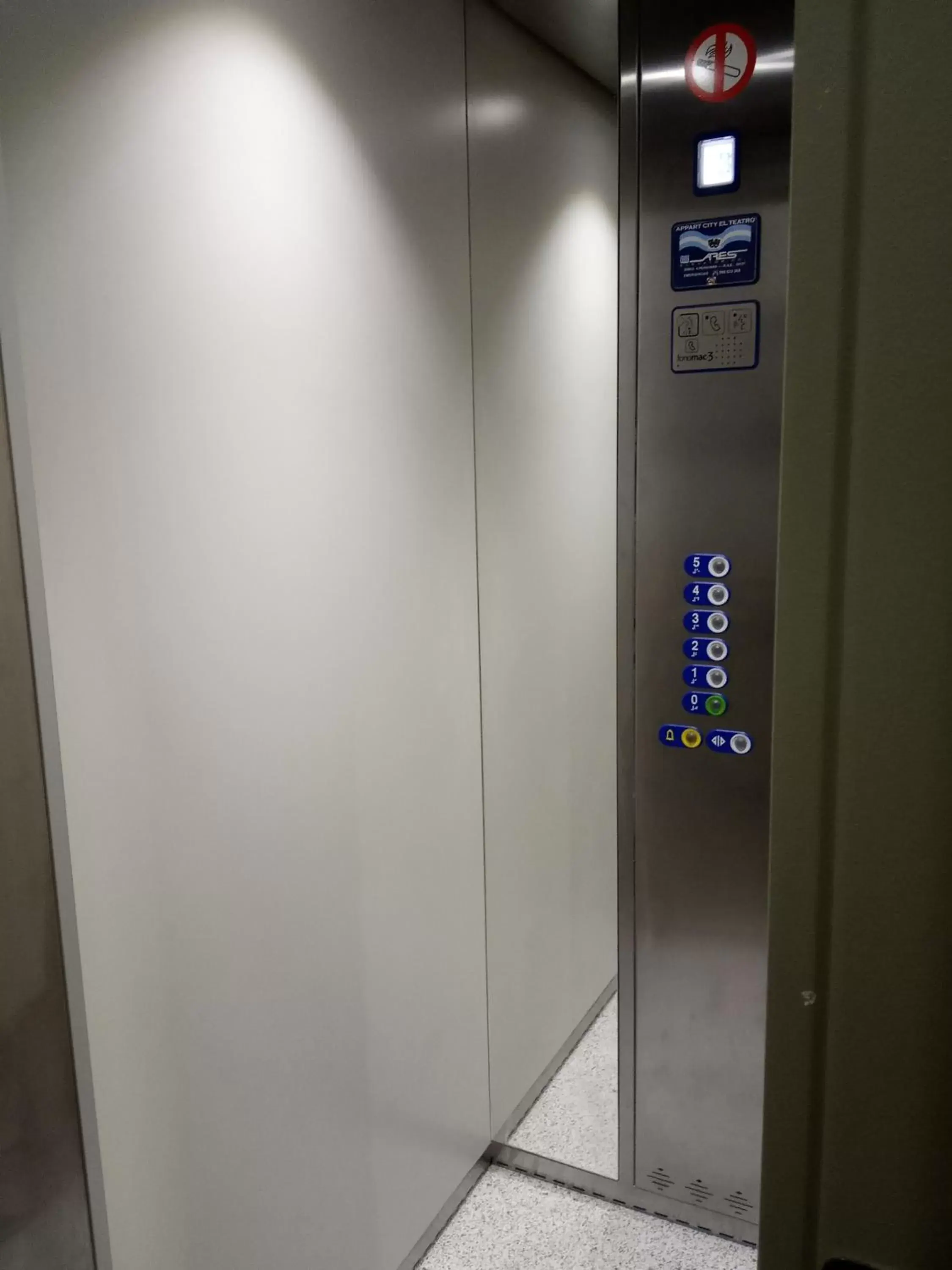 elevator in Alicante Center Apart