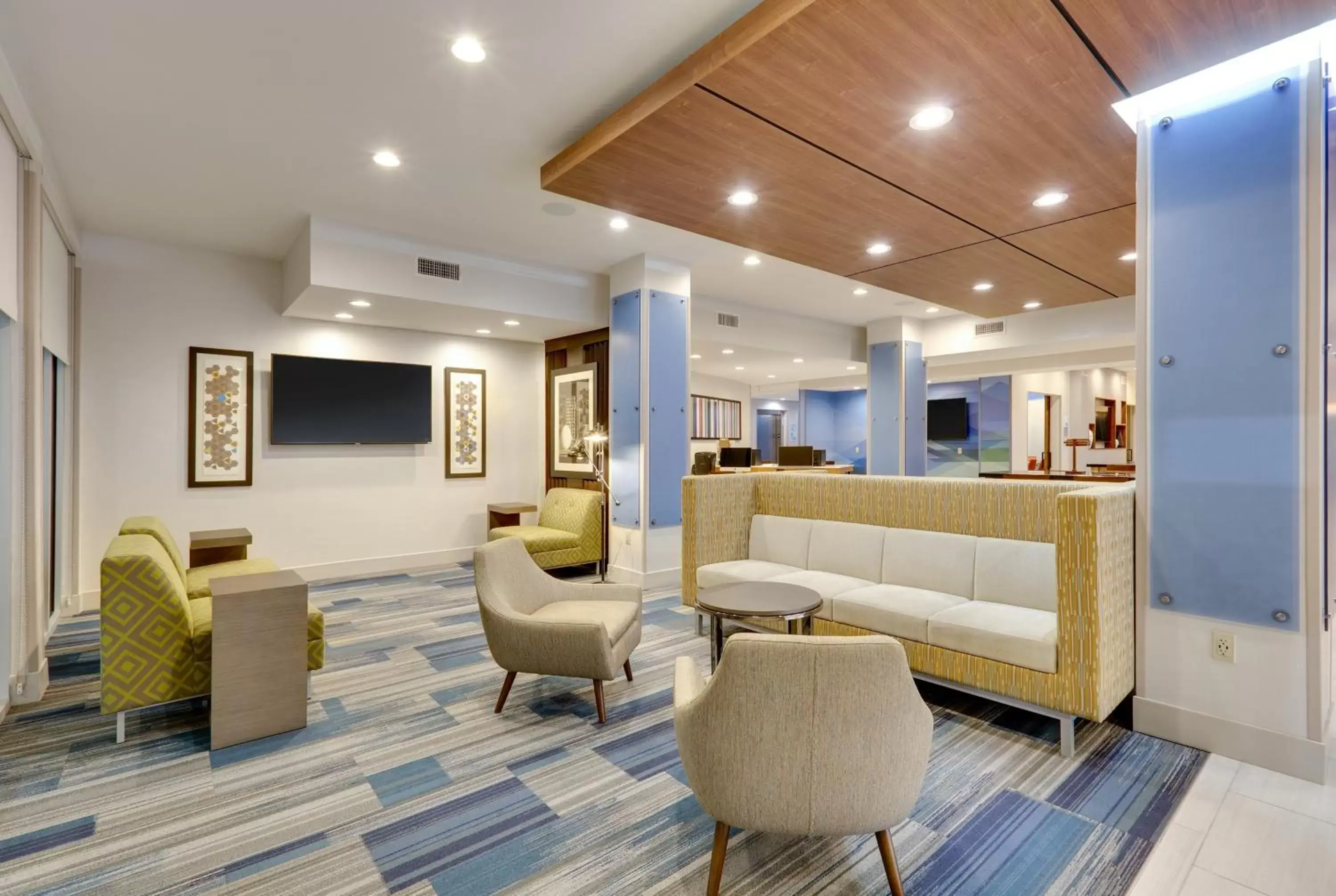 Property building, Seating Area in Holiday Inn Express & Suites - Farmers Branch, an IHG Hotel