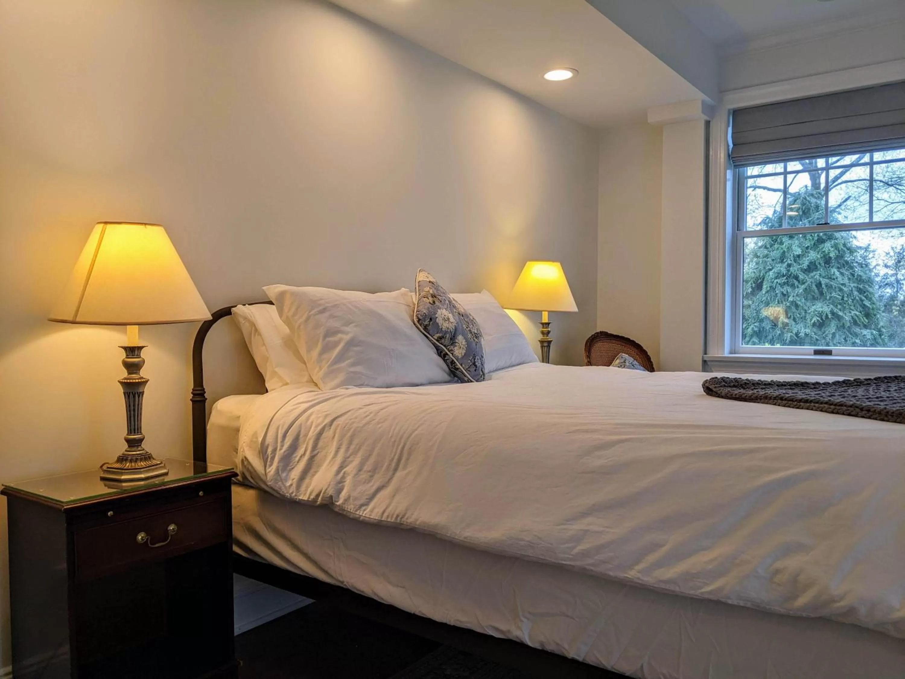 Bed in Stanton House Inn