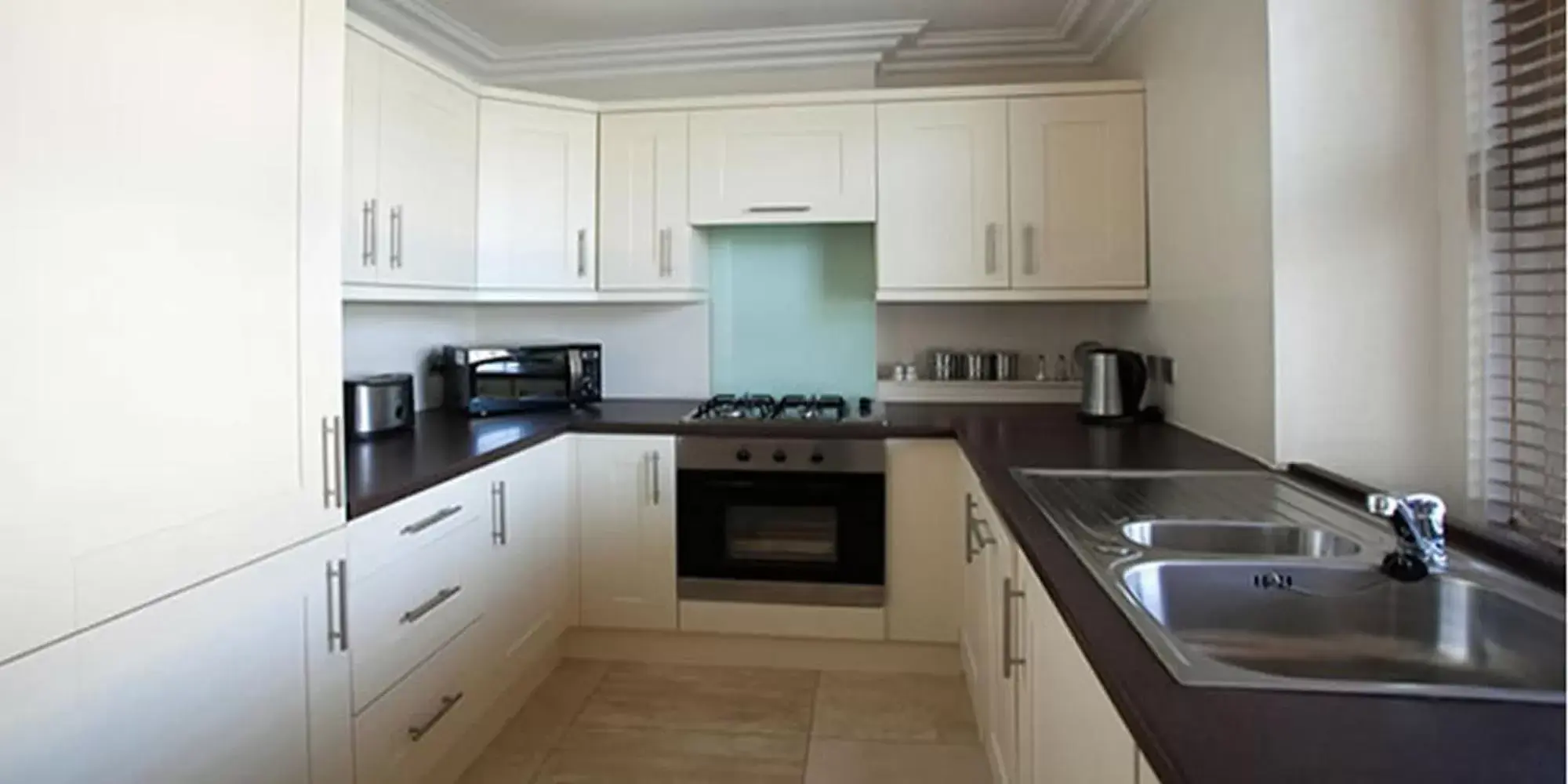 Kitchen or kitchenette, Kitchen/Kitchenette in Victoria Mansions Hotel Apartments
