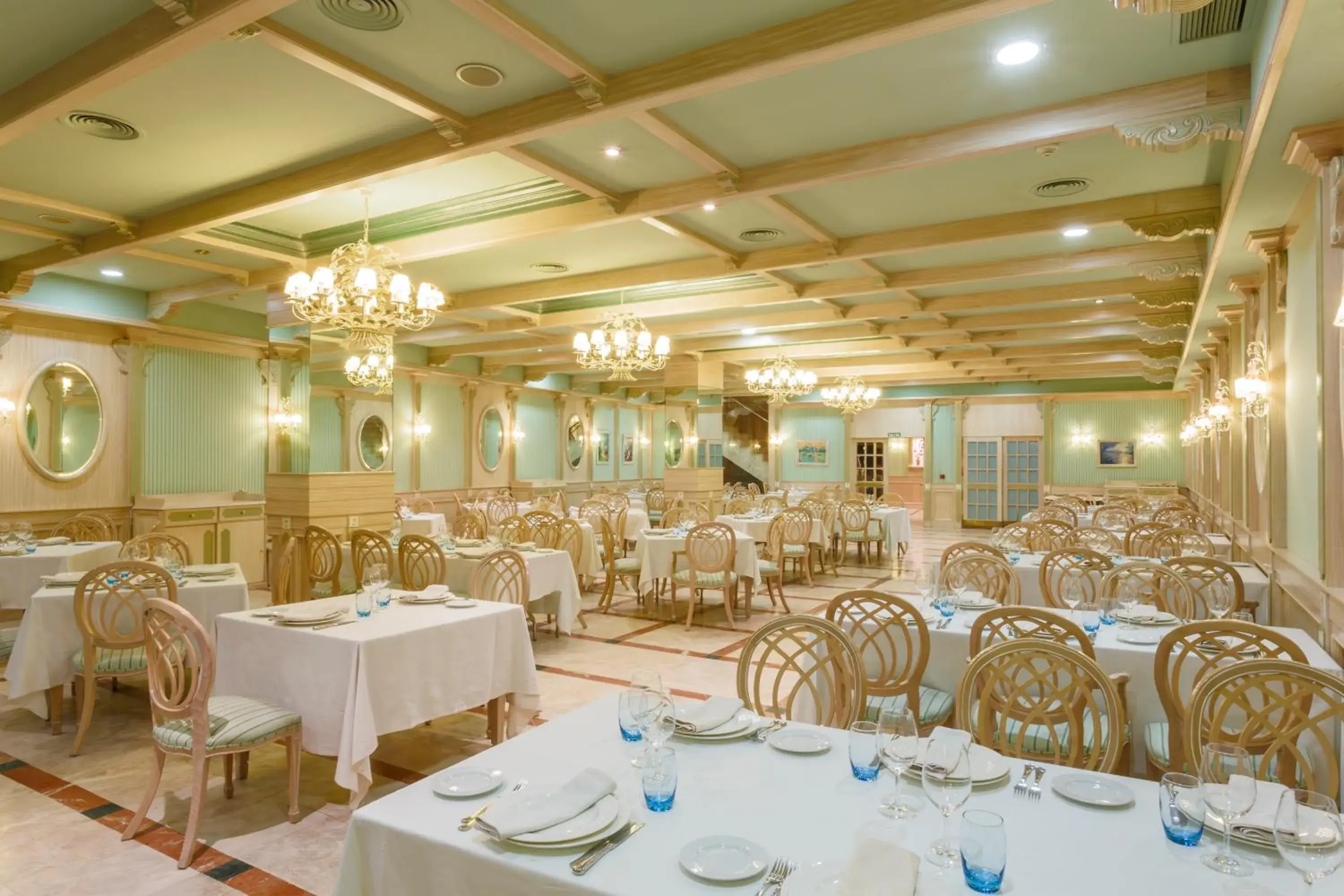 Restaurant/places to eat in Hotel Azofra Restaurant/places to eat in Hotel Azofra