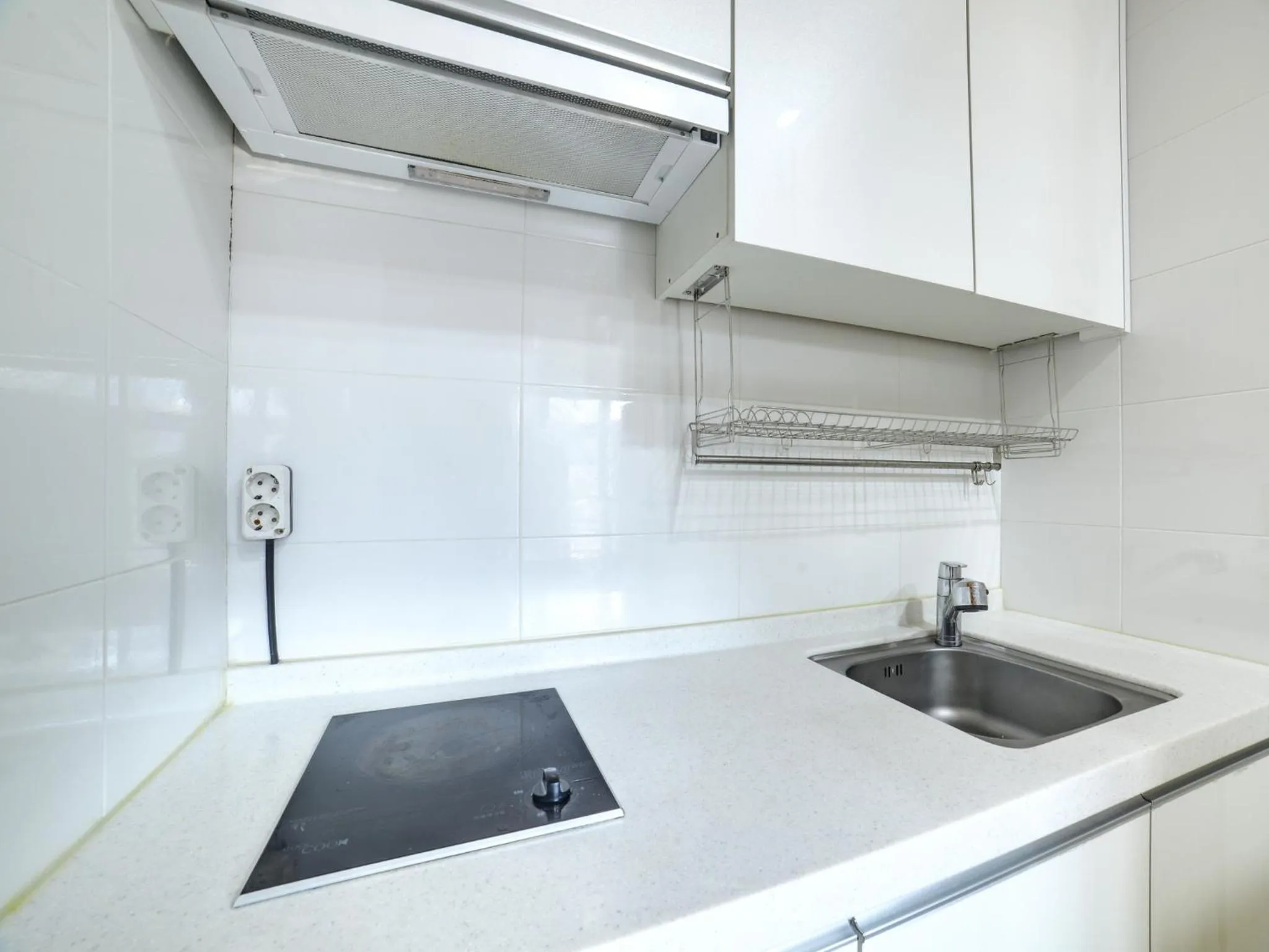 Kitchen or kitchenette in White Cabin