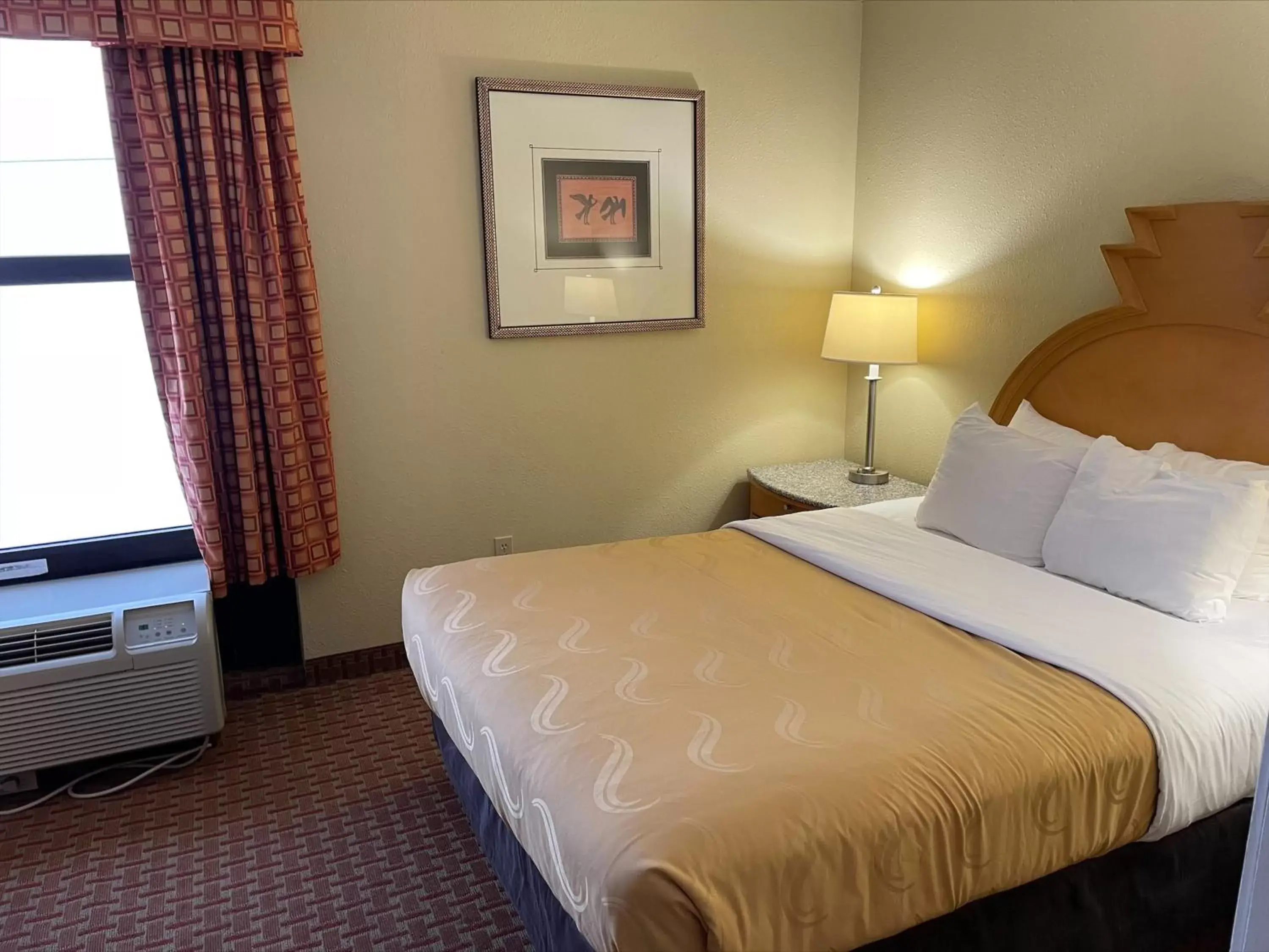 Bedroom, Bed in Quality Inn & Suites Greenfield I-70