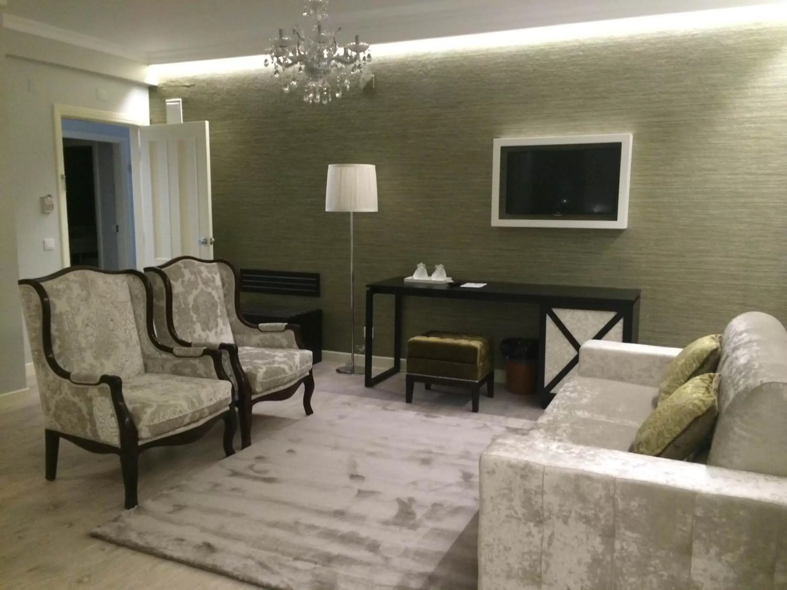 Bathroom, Seating Area in Josefa D`Obidos Hotel