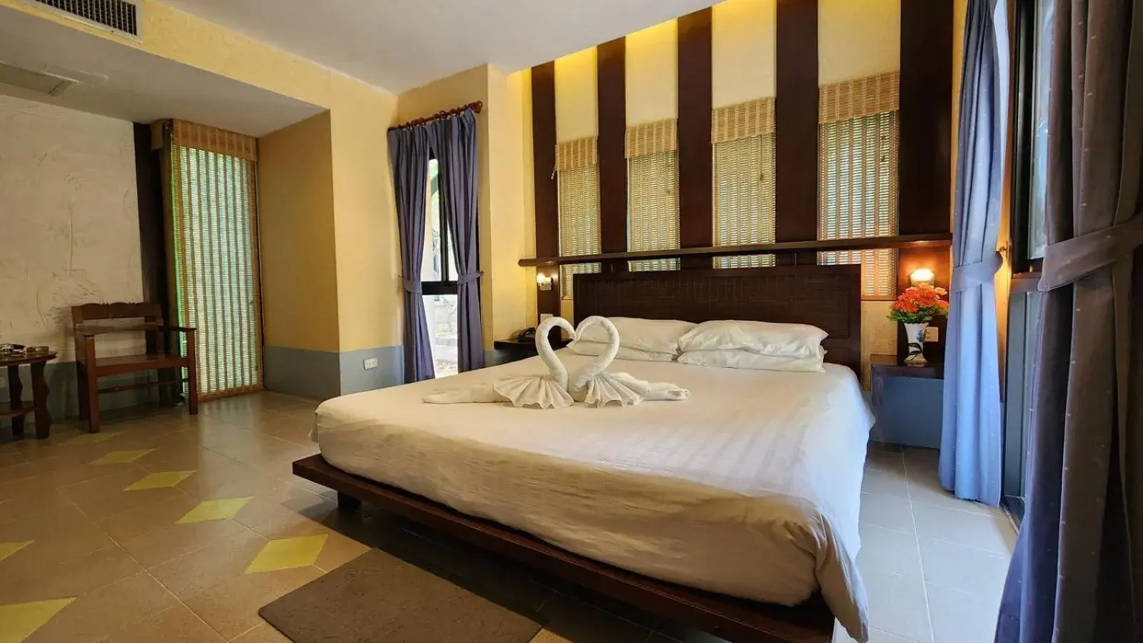 Bed in Pattaya Garden Resort