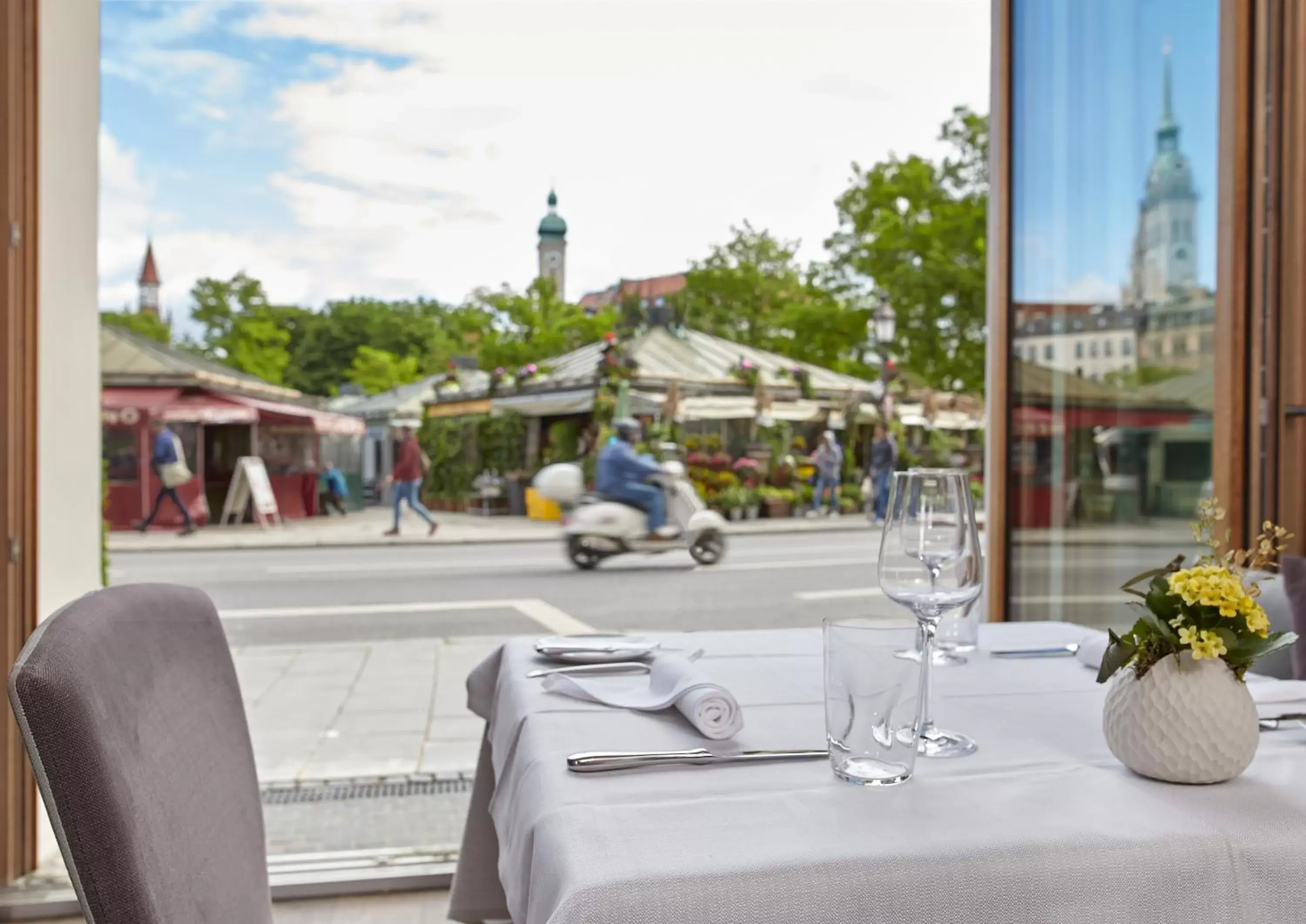 Restaurant/places to eat in Living Hotel Das Viktualienmarkt