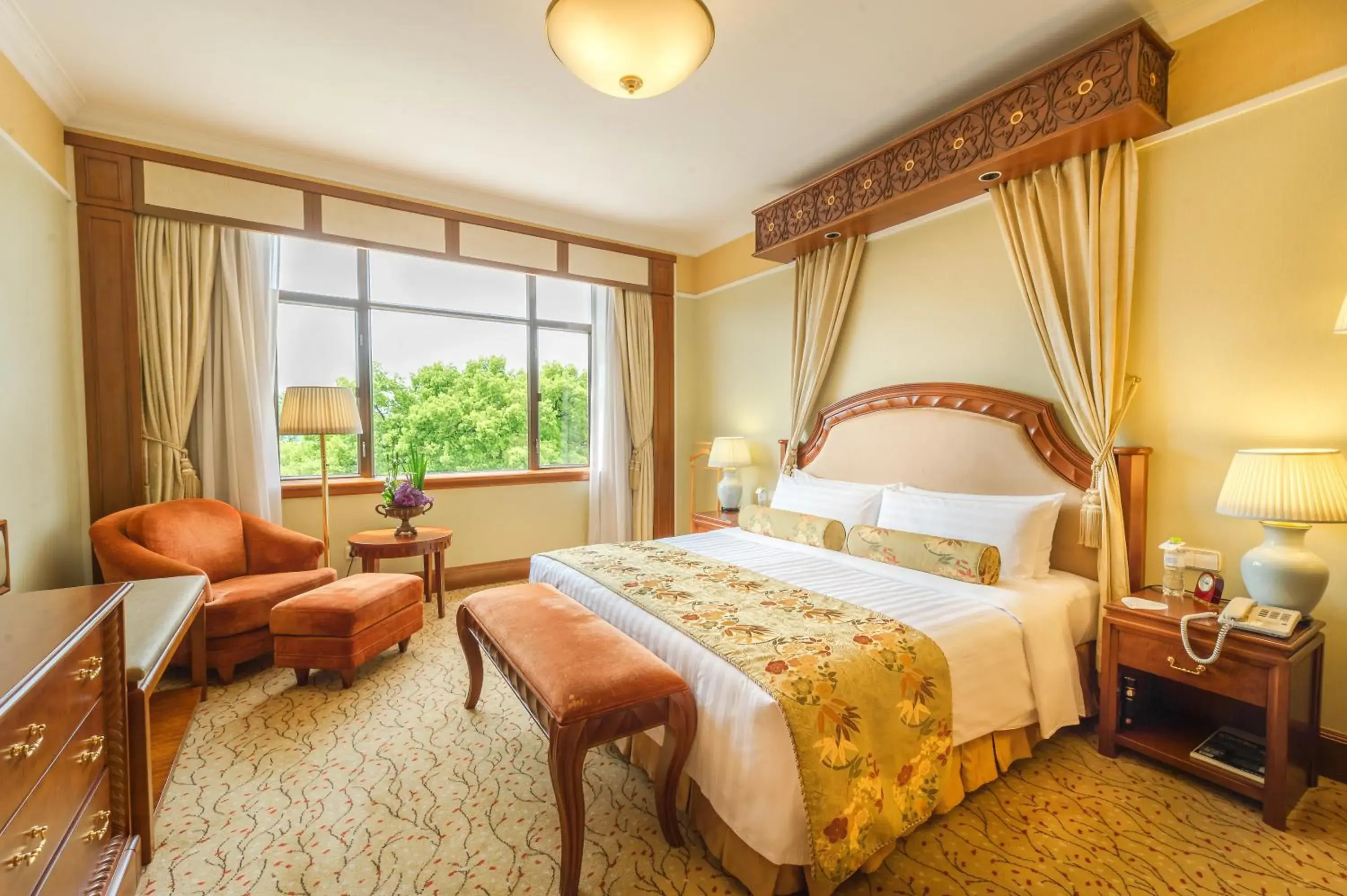bunk bed in Shangri-La Hotel, Hangzhou