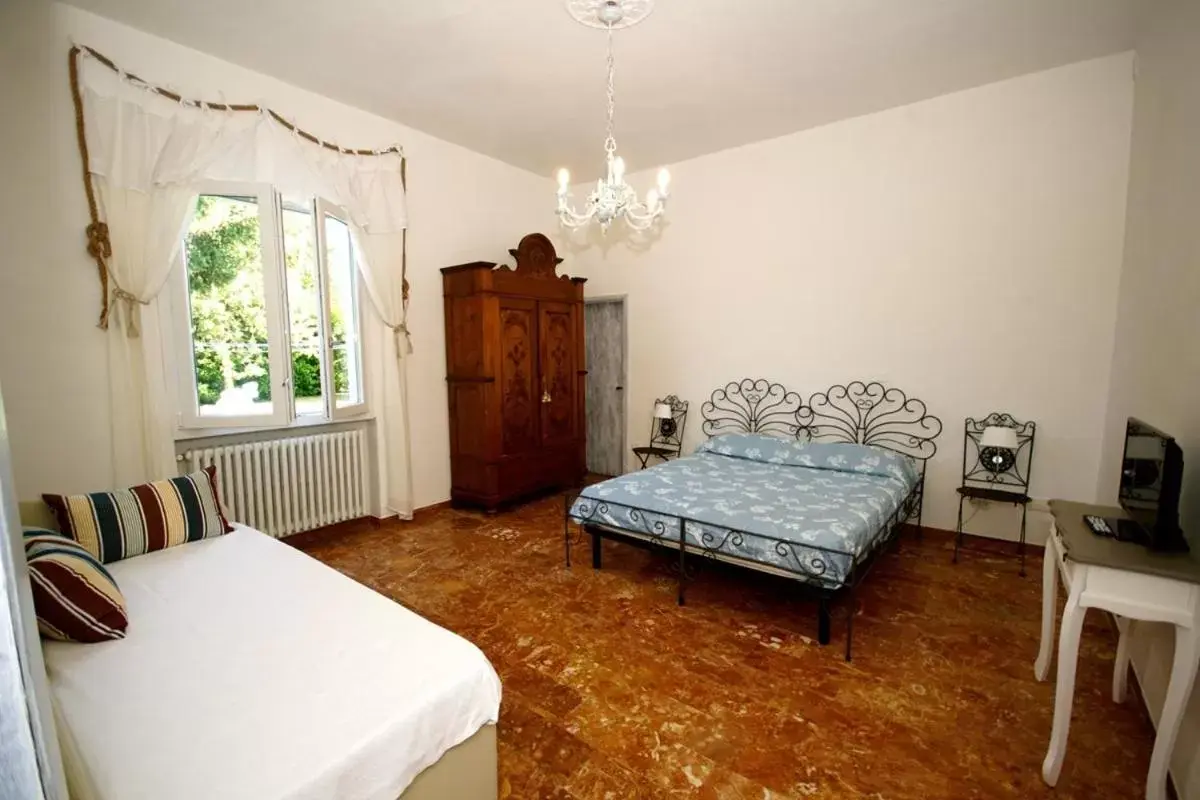 Bed in Borgo del Priolo B&B