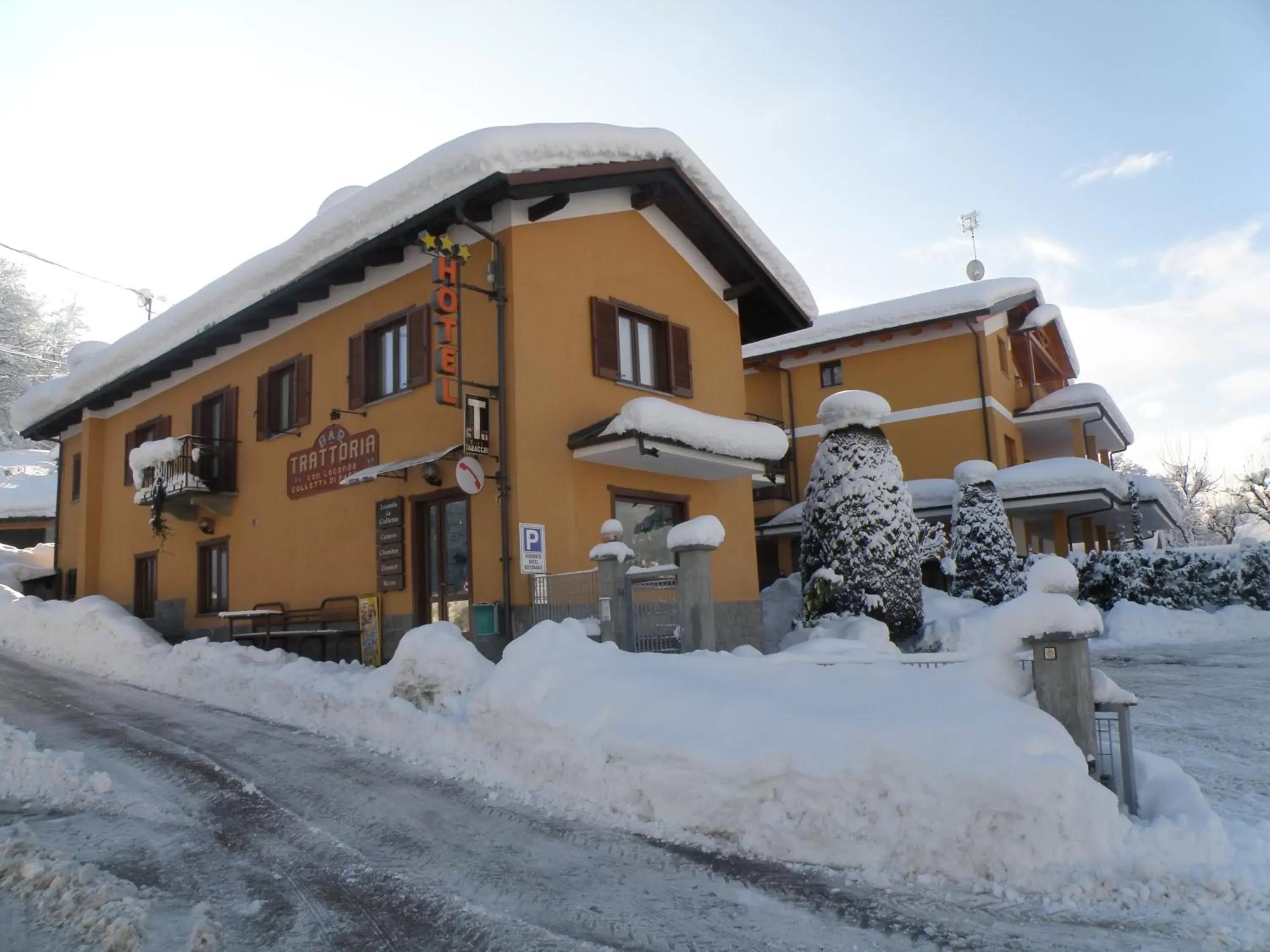 Facade/entrance, Winter in Hotel la Colletta